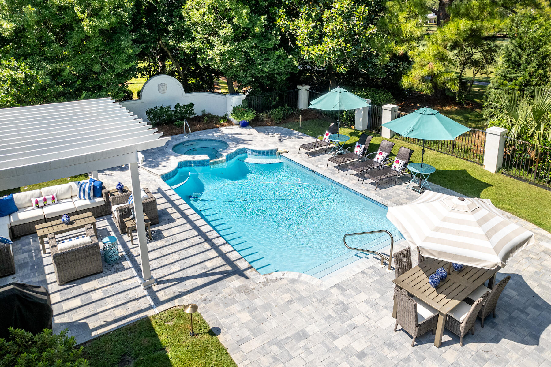BAYTOWNE AVENUE - Residential