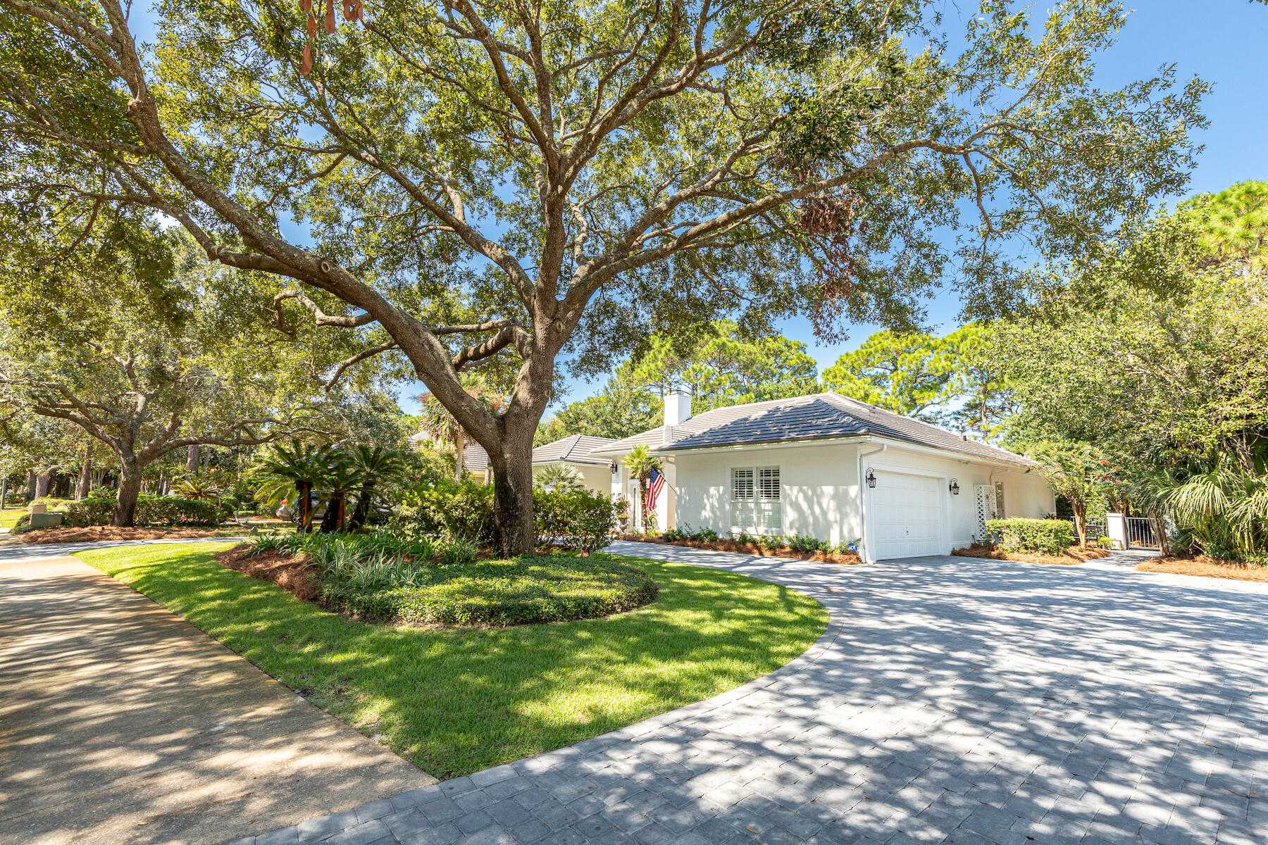 BAYTOWNE AVENUE - Residential