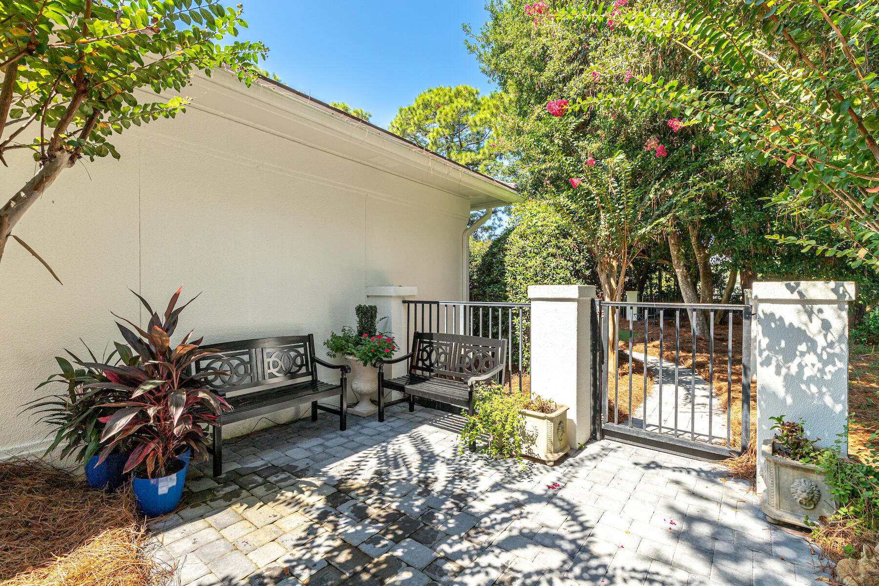 BAYTOWNE AVENUE - Residential