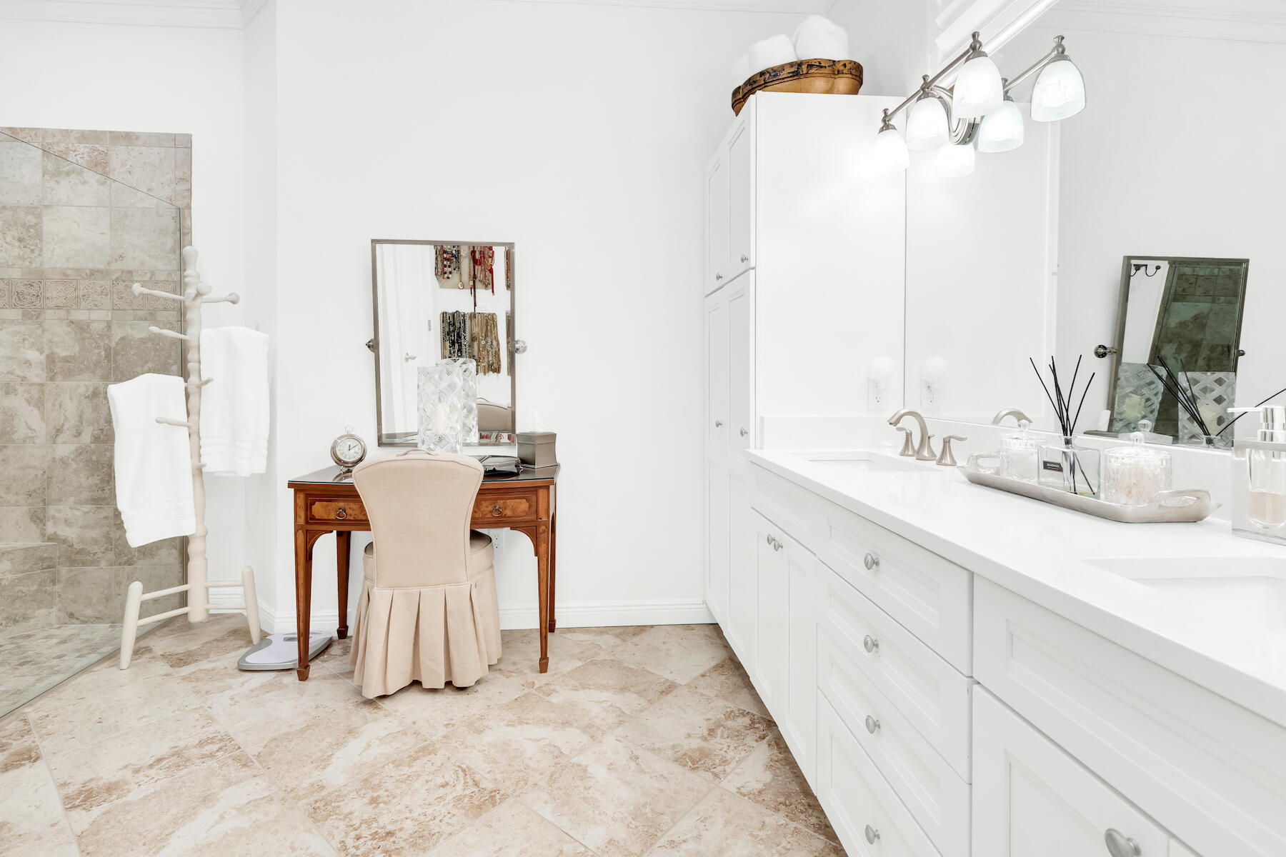 BAYTOWNE AVENUE - Residential