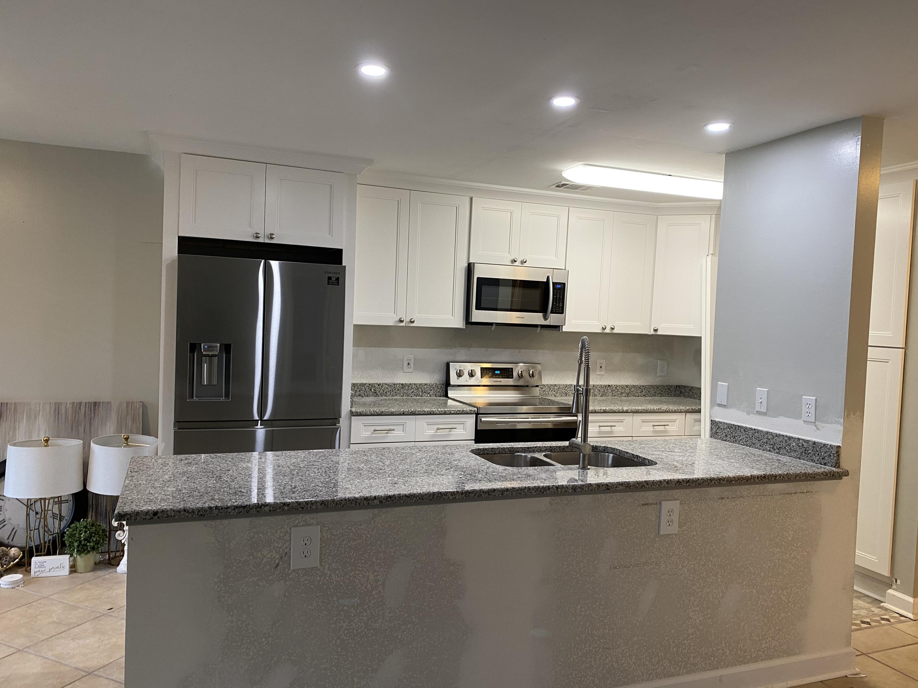 LAKESIDE CONDO AT BLUEWATER BAY - Residential Lease