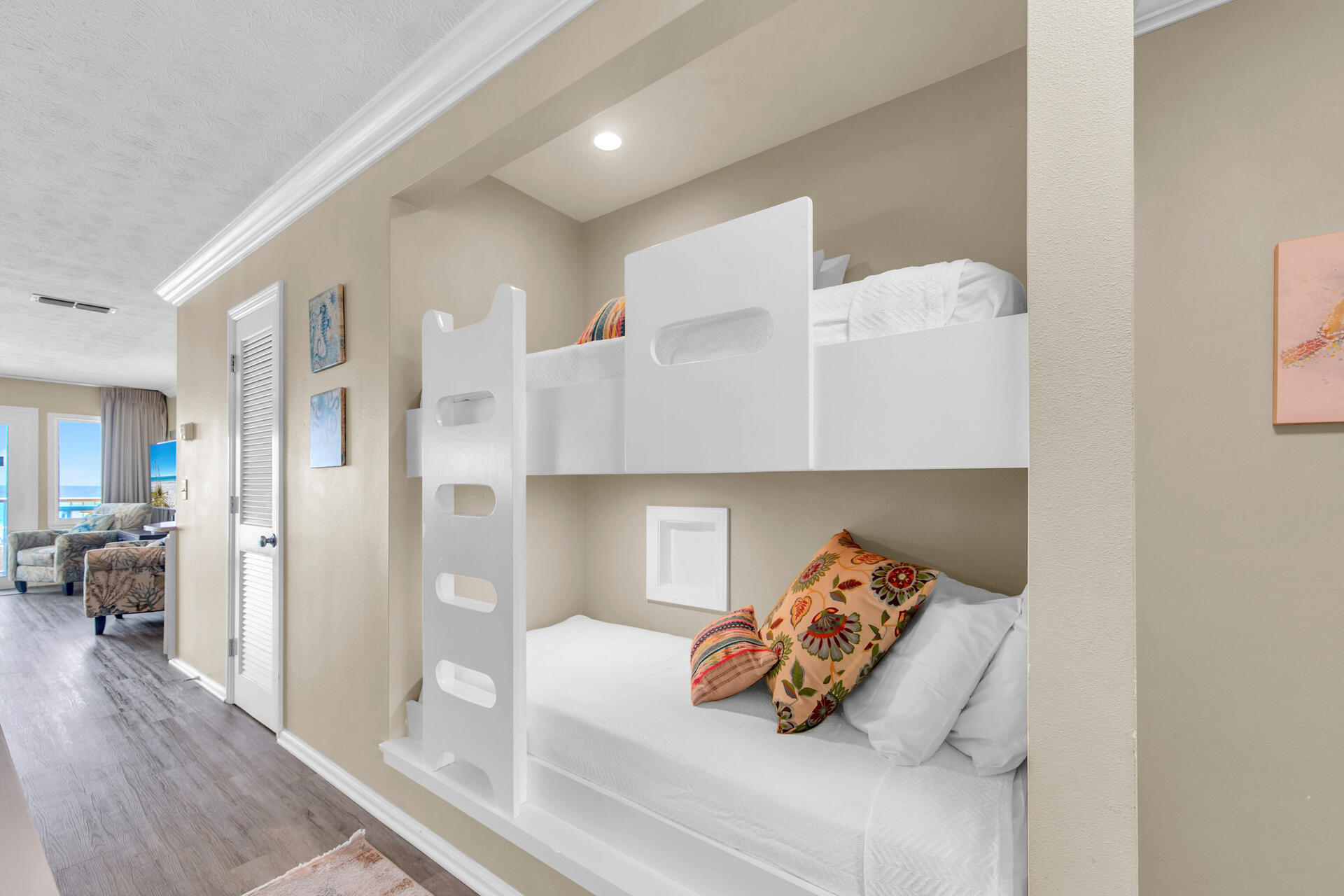 SEAFARER CONDO - Residential