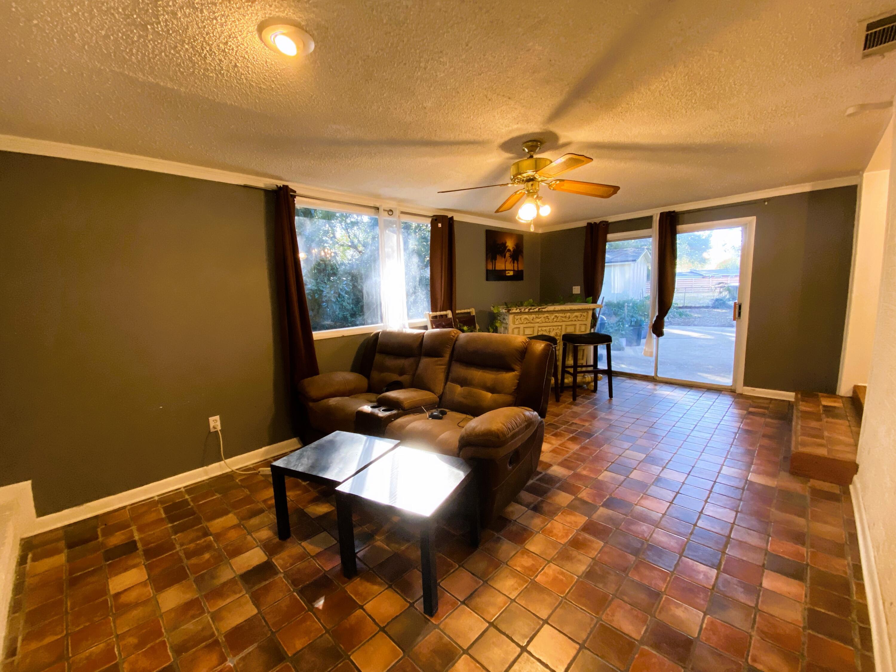 ELLIOTTS POINT 10TH ADDN - Residential