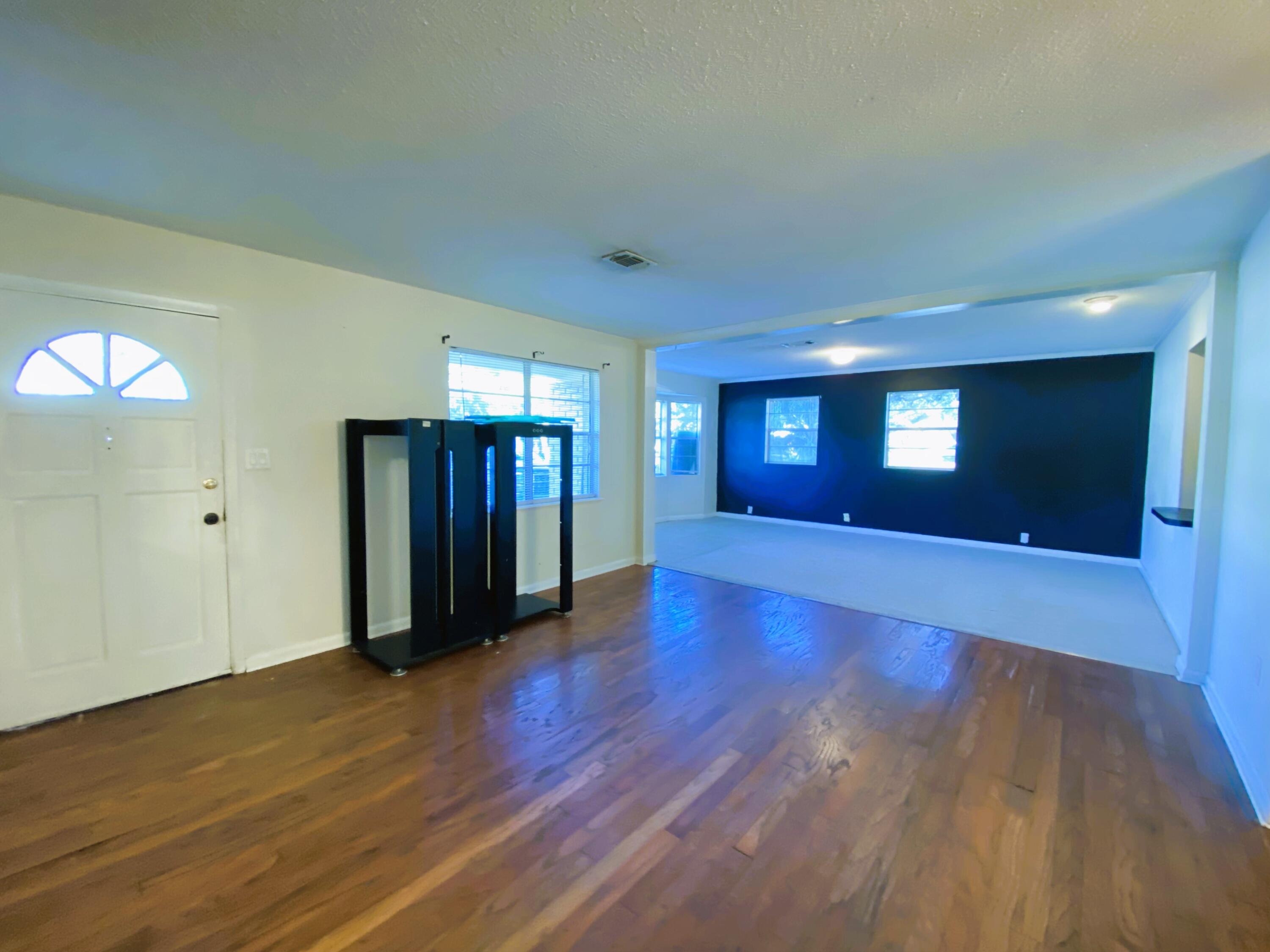 ELLIOTTS POINT 10TH ADDN - Residential