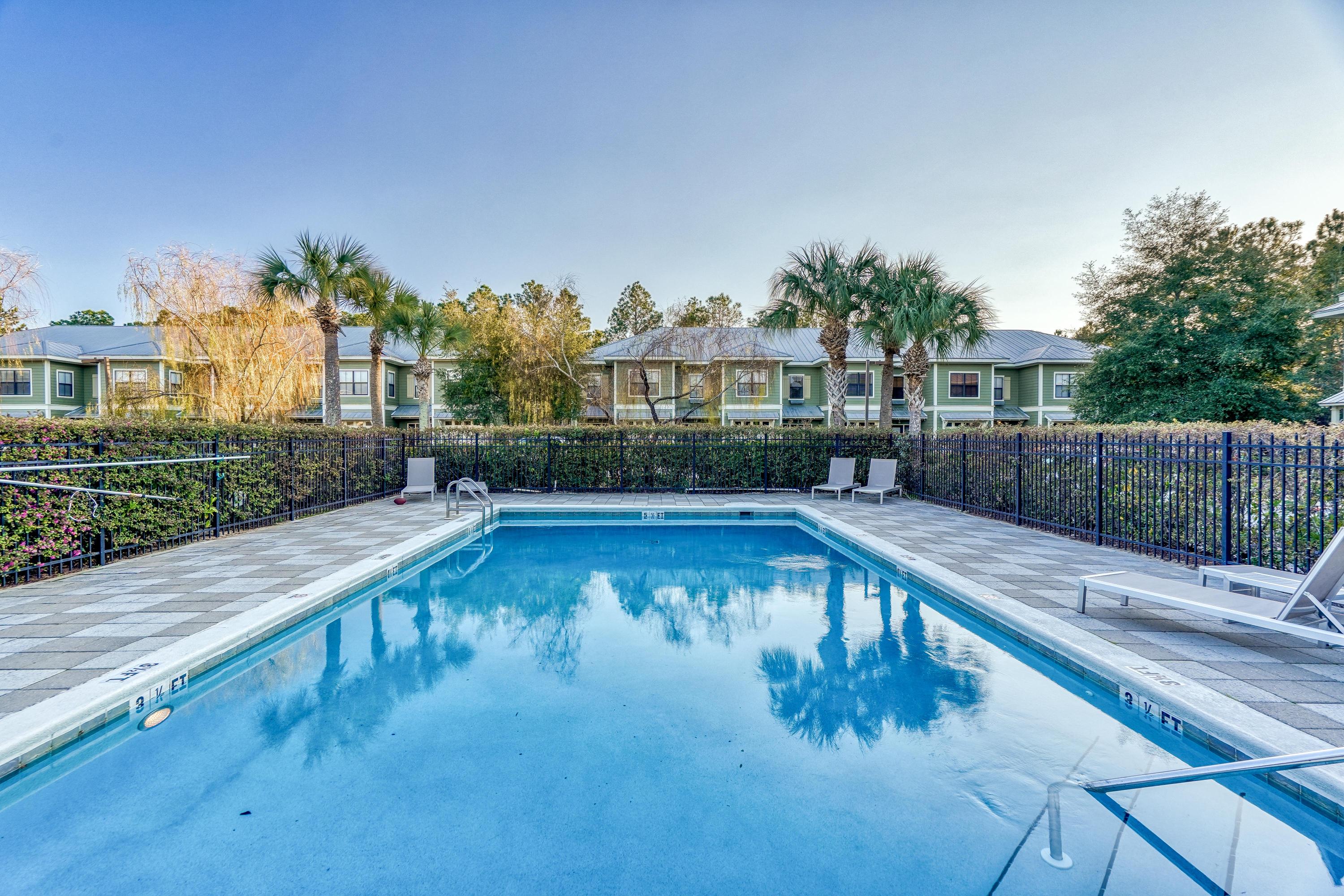 SOUTH HAVEN TOWNHOMES - Residential