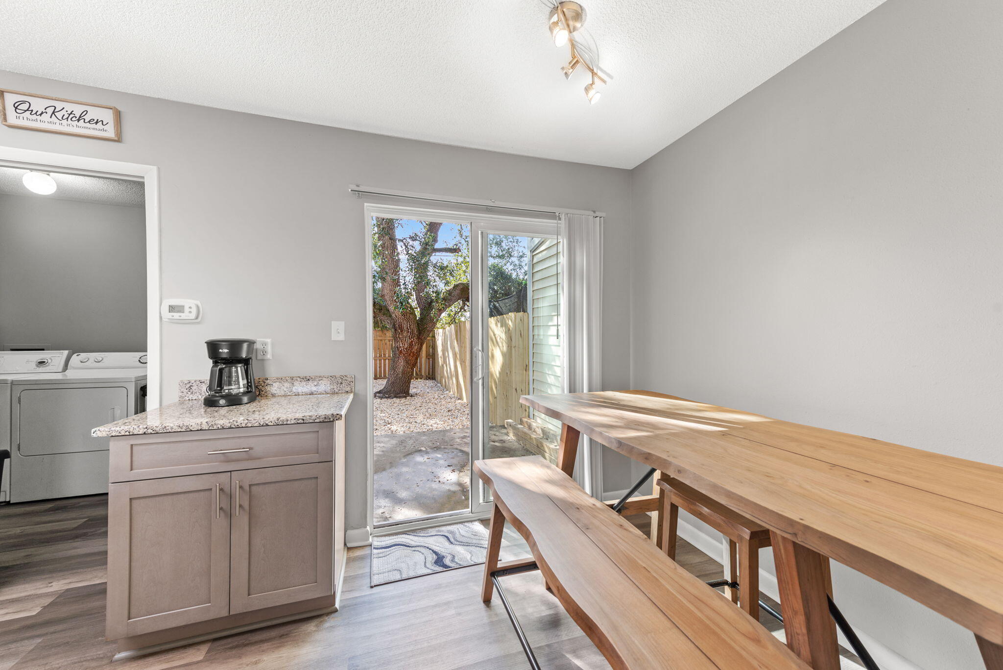 VIKING MANOR PH 1 - Residential