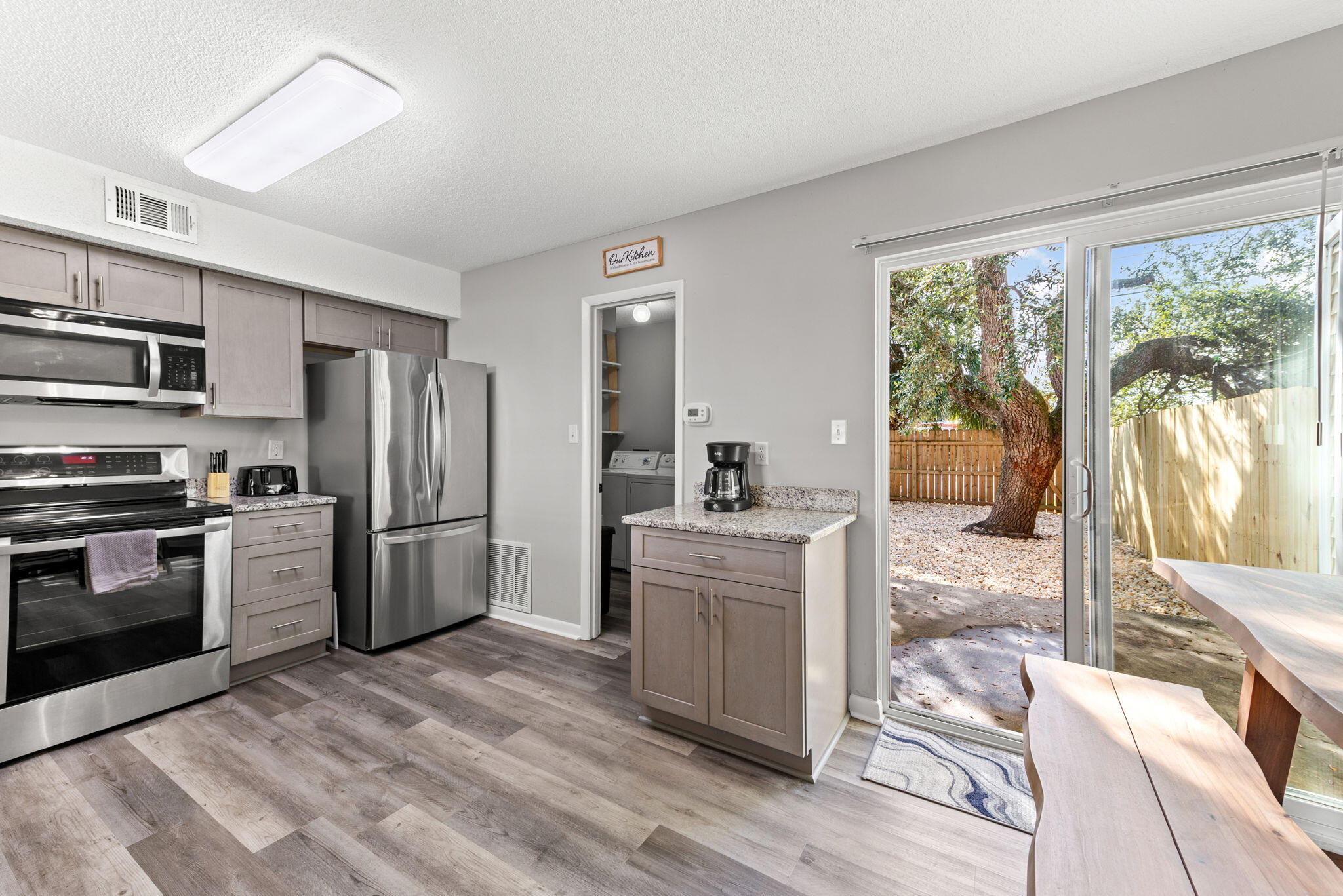 VIKING MANOR PH 1 - Residential
