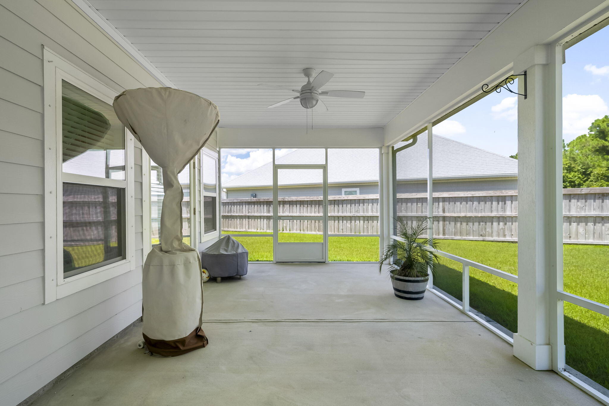 TIERRA VERDE - Residential