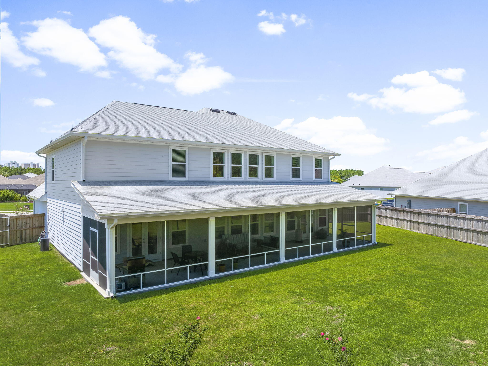 TIERRA VERDE - Residential