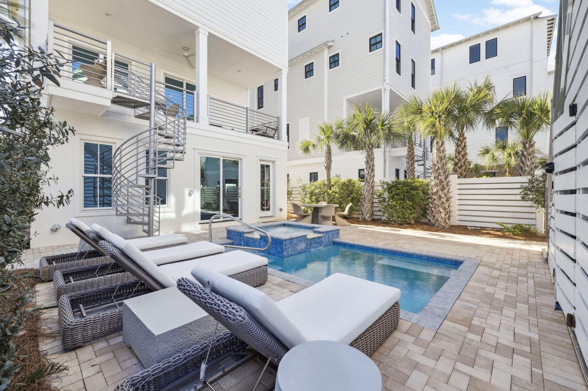 GULF SHORE MANOR - Residential