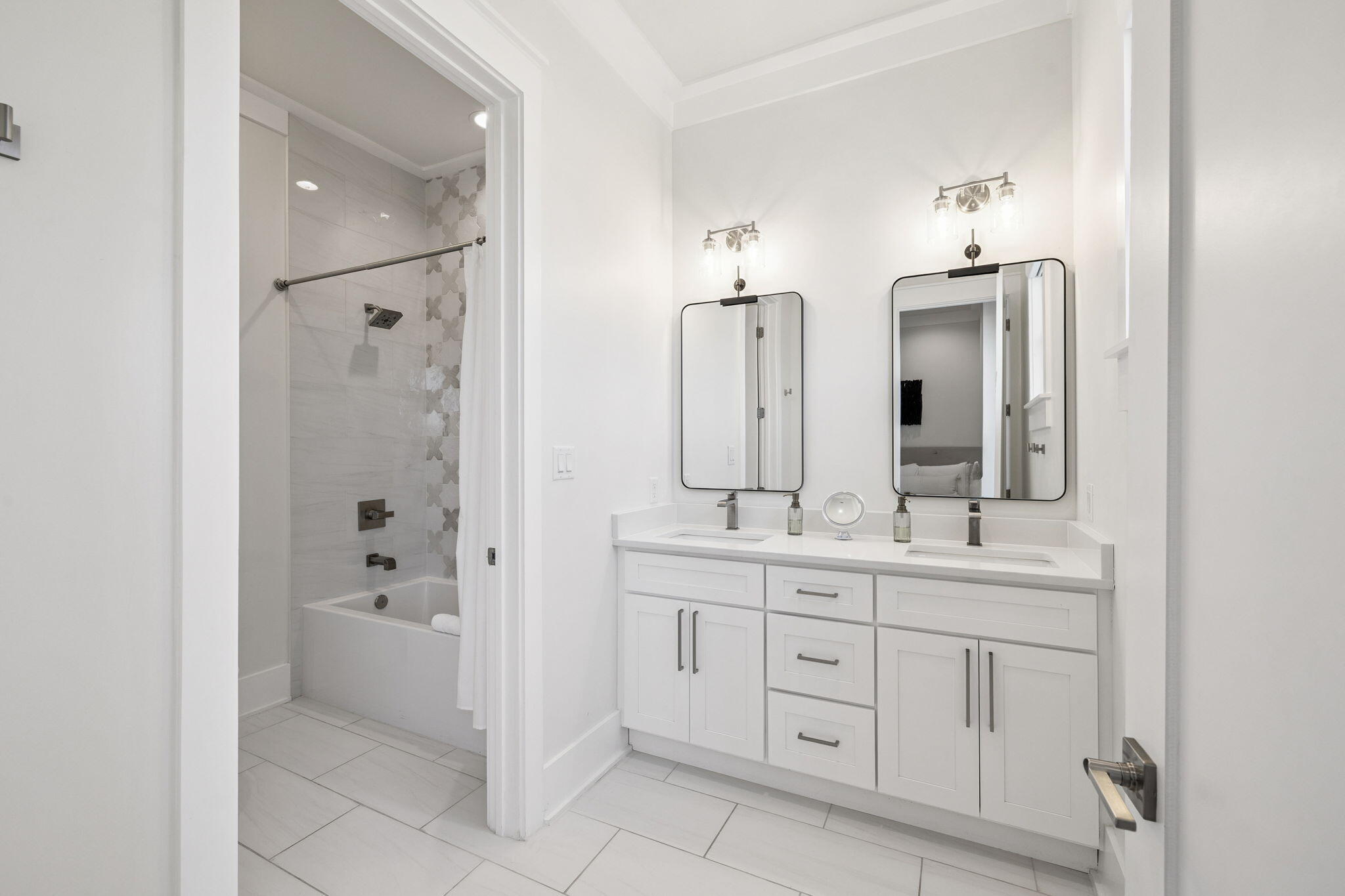 GULF SHORE MANOR - Residential