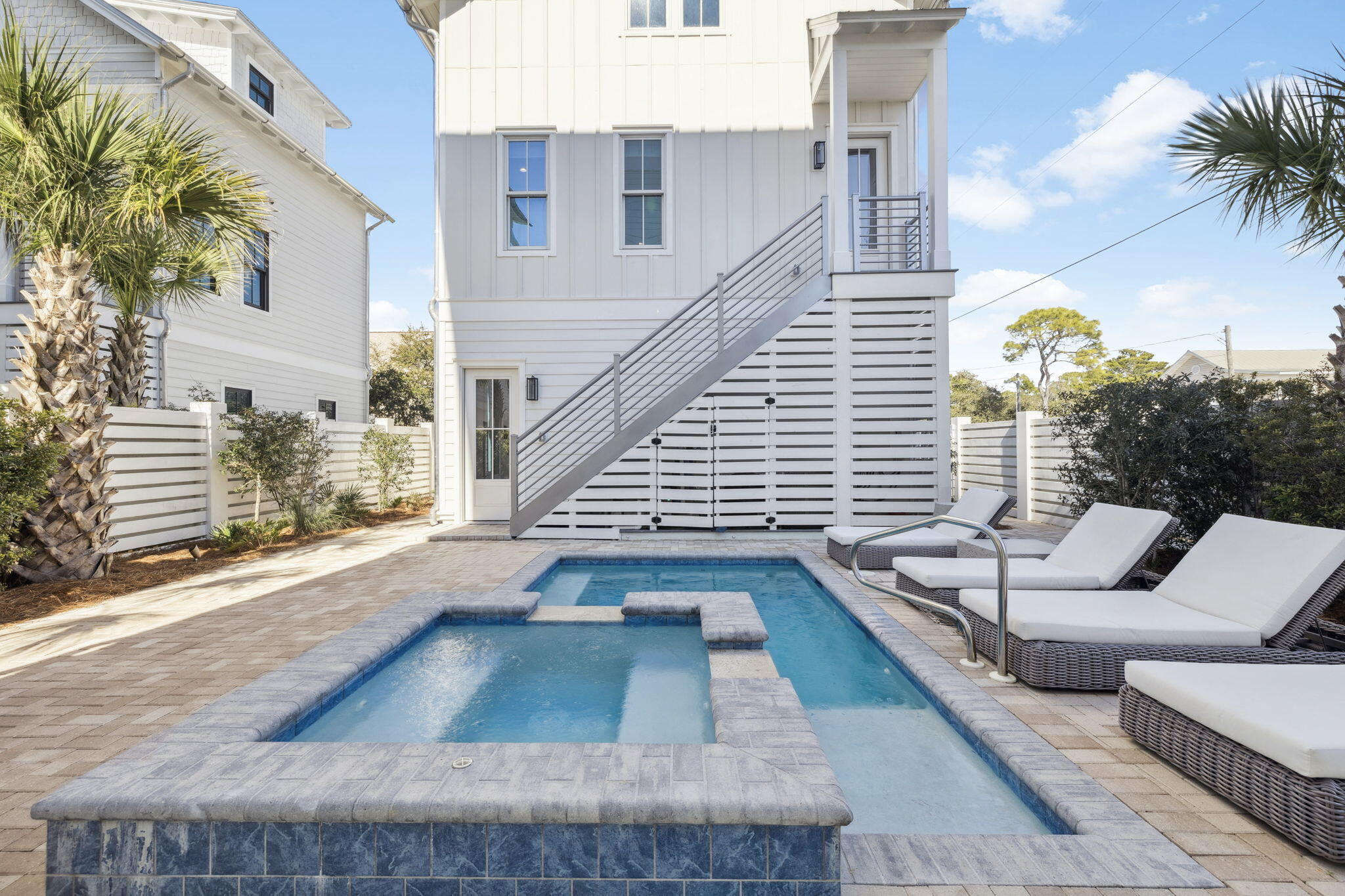 GULF SHORE MANOR - Residential