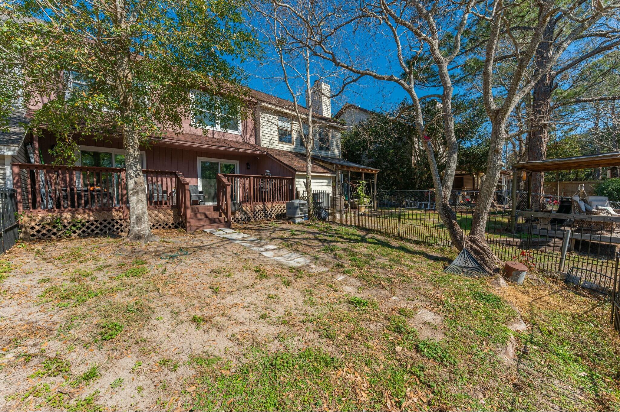 CLOVERDALE LAKE - Residential