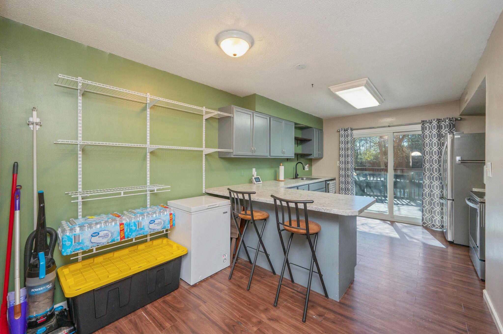 CLOVERDALE LAKE - Residential