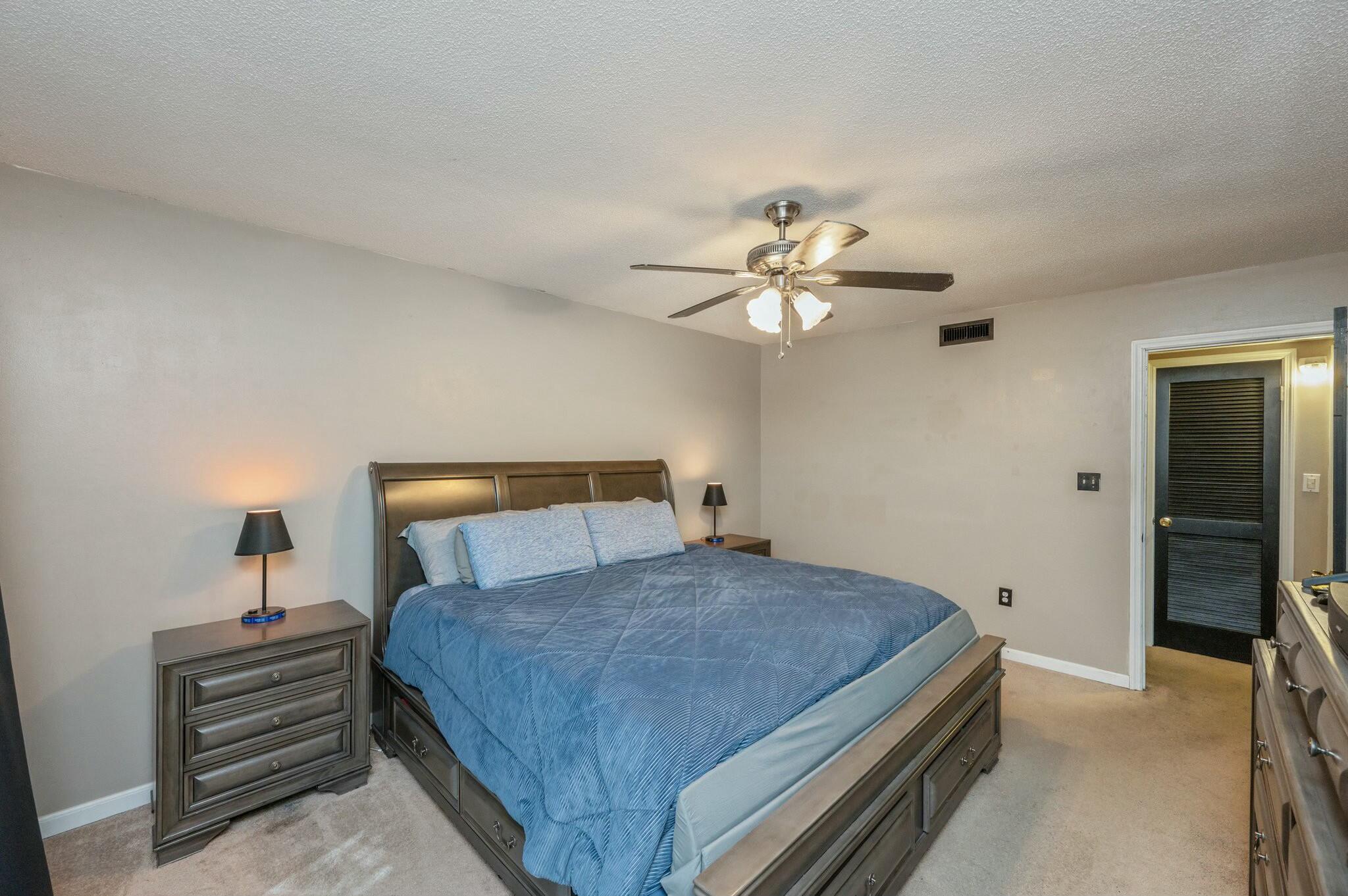CLOVERDALE LAKE - Residential