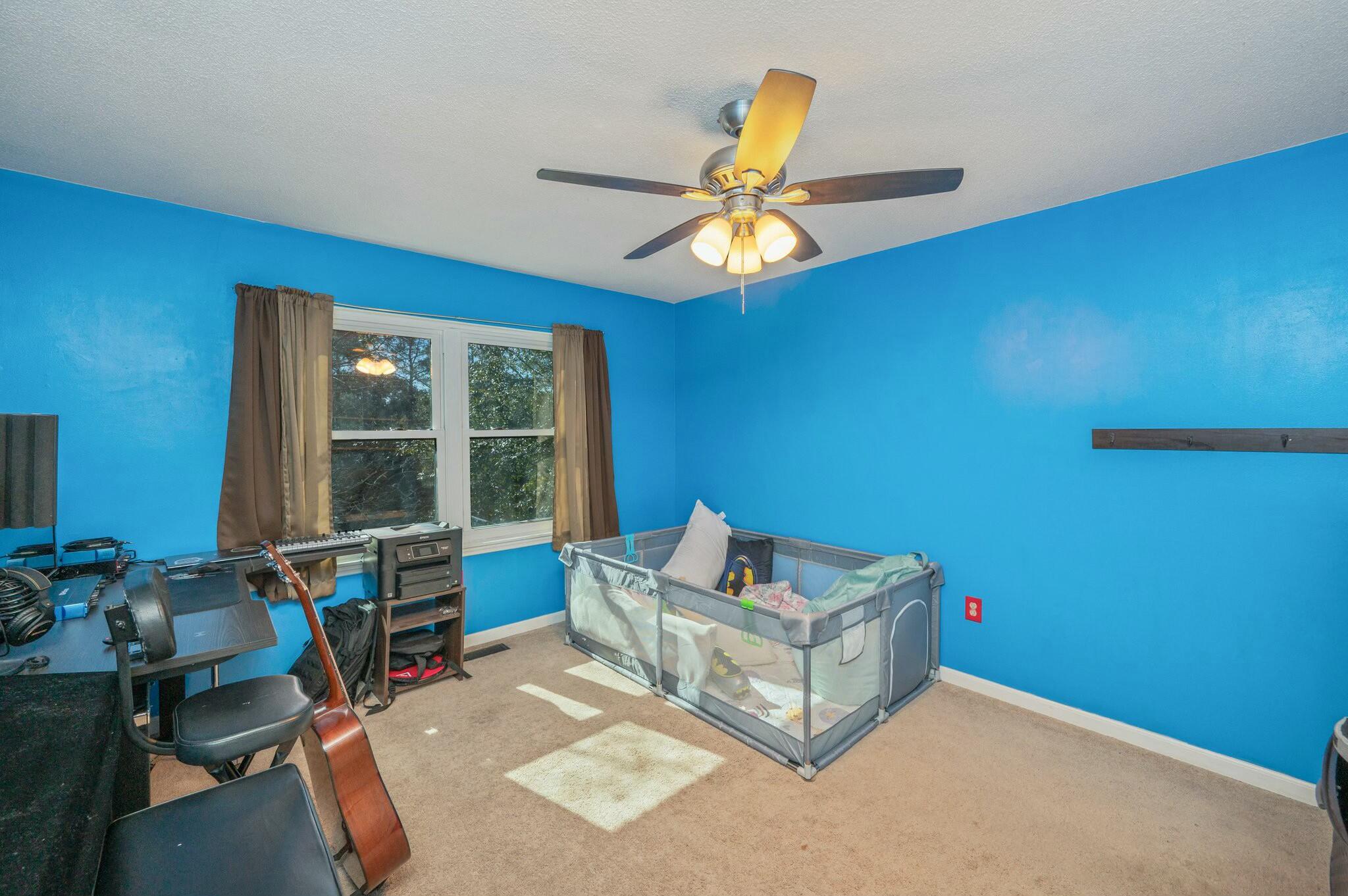 CLOVERDALE LAKE - Residential