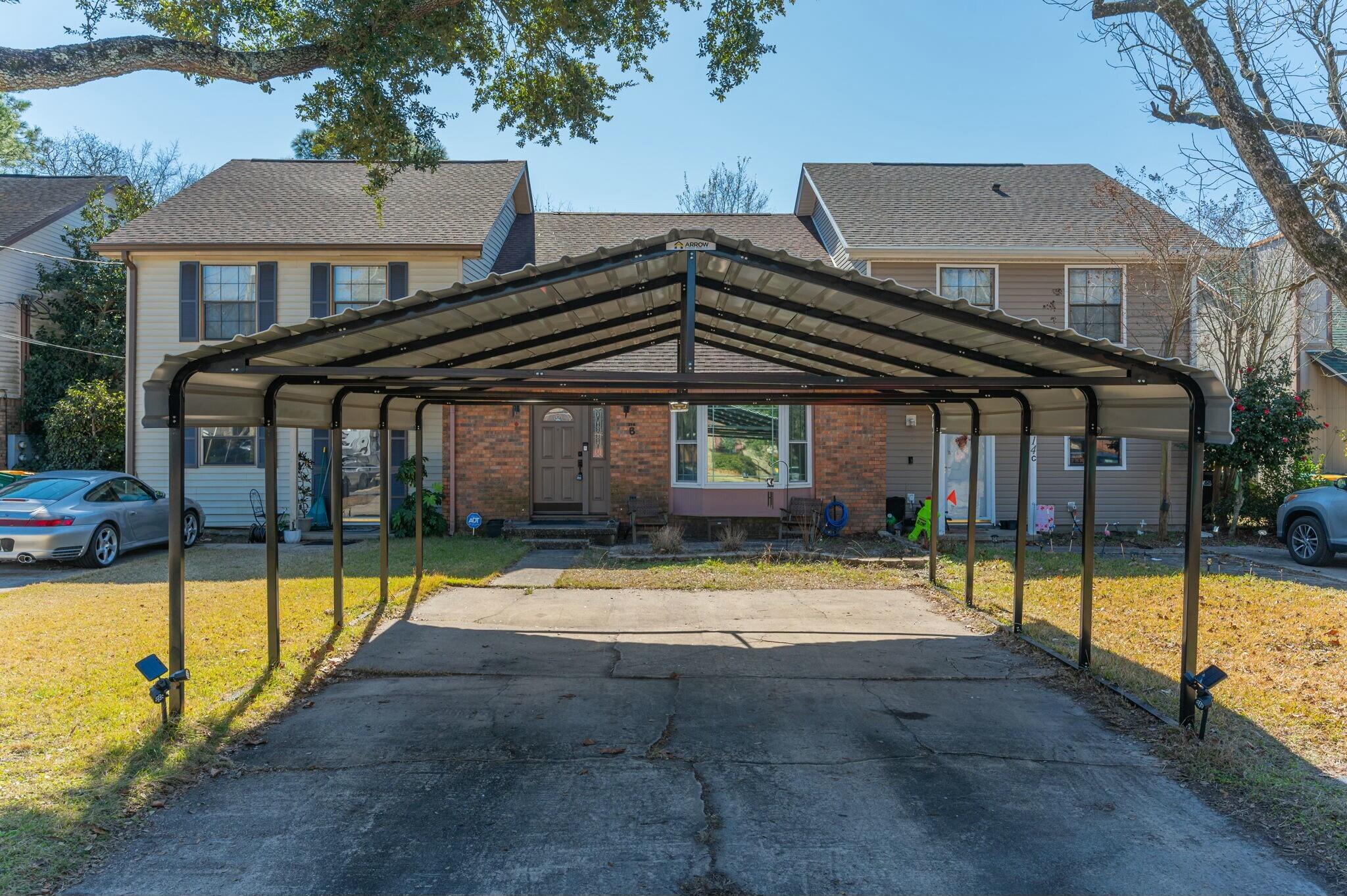 CLOVERDALE LAKE - Residential