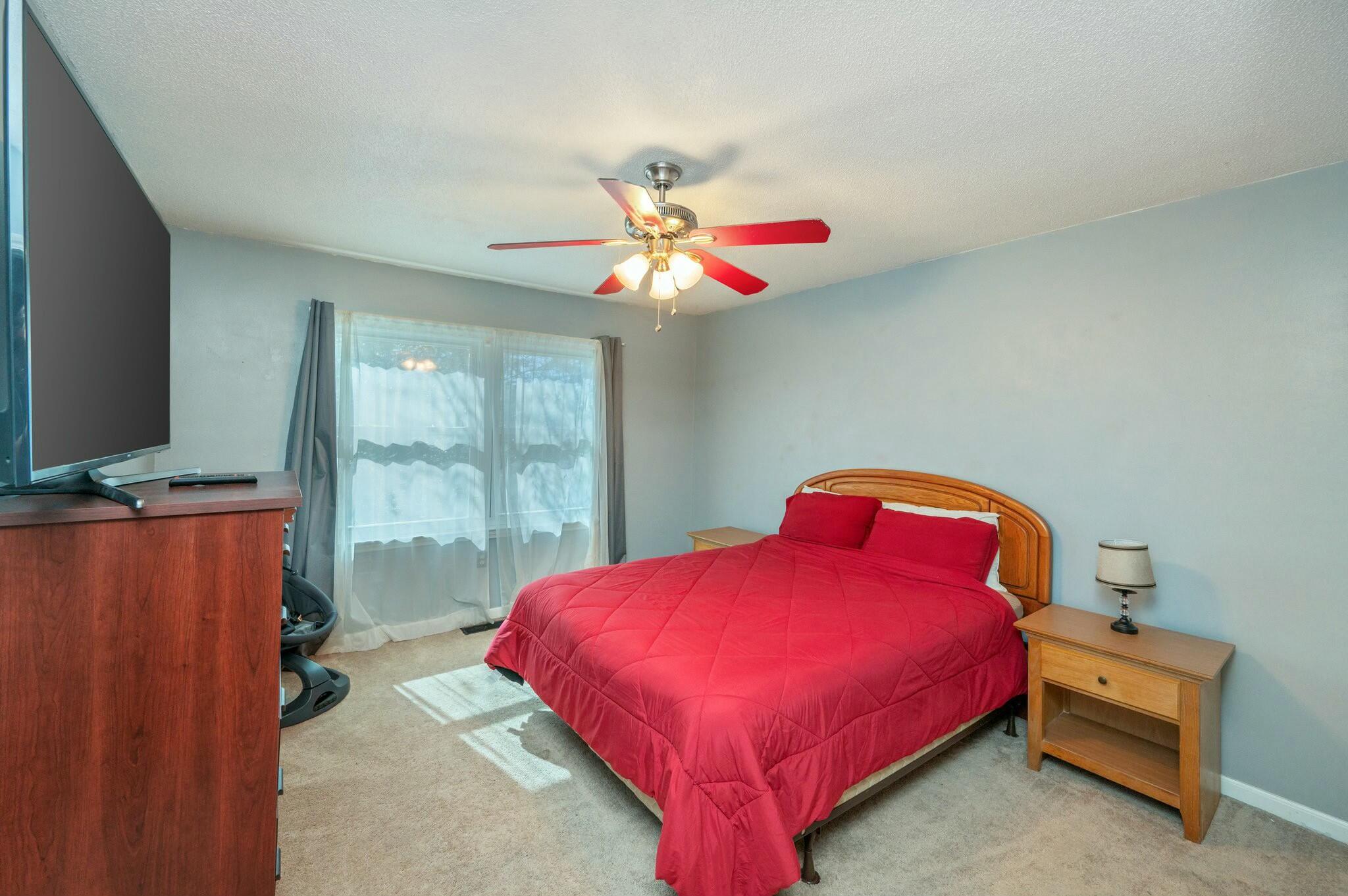 CLOVERDALE LAKE - Residential