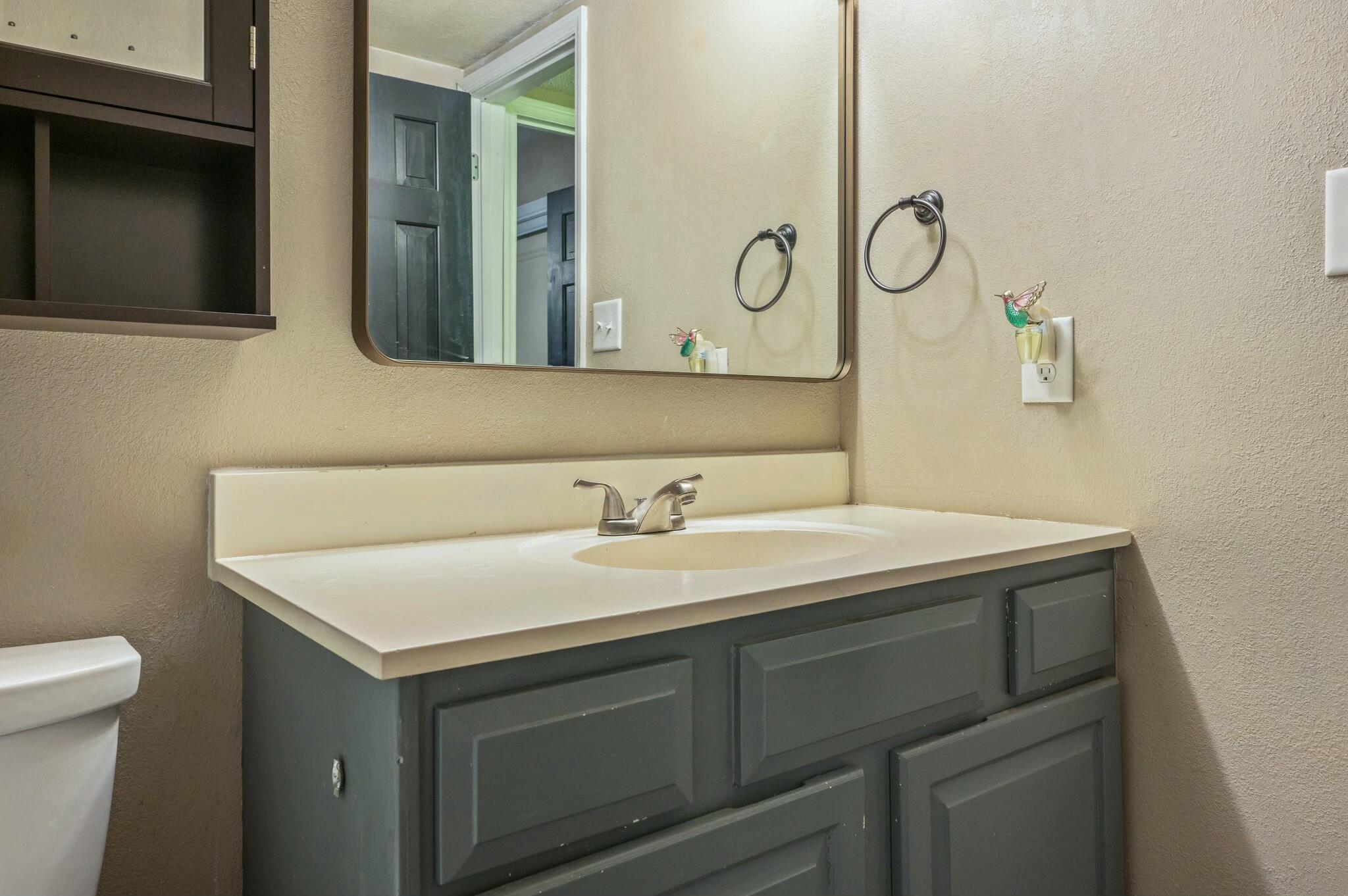 CLOVERDALE LAKE - Residential