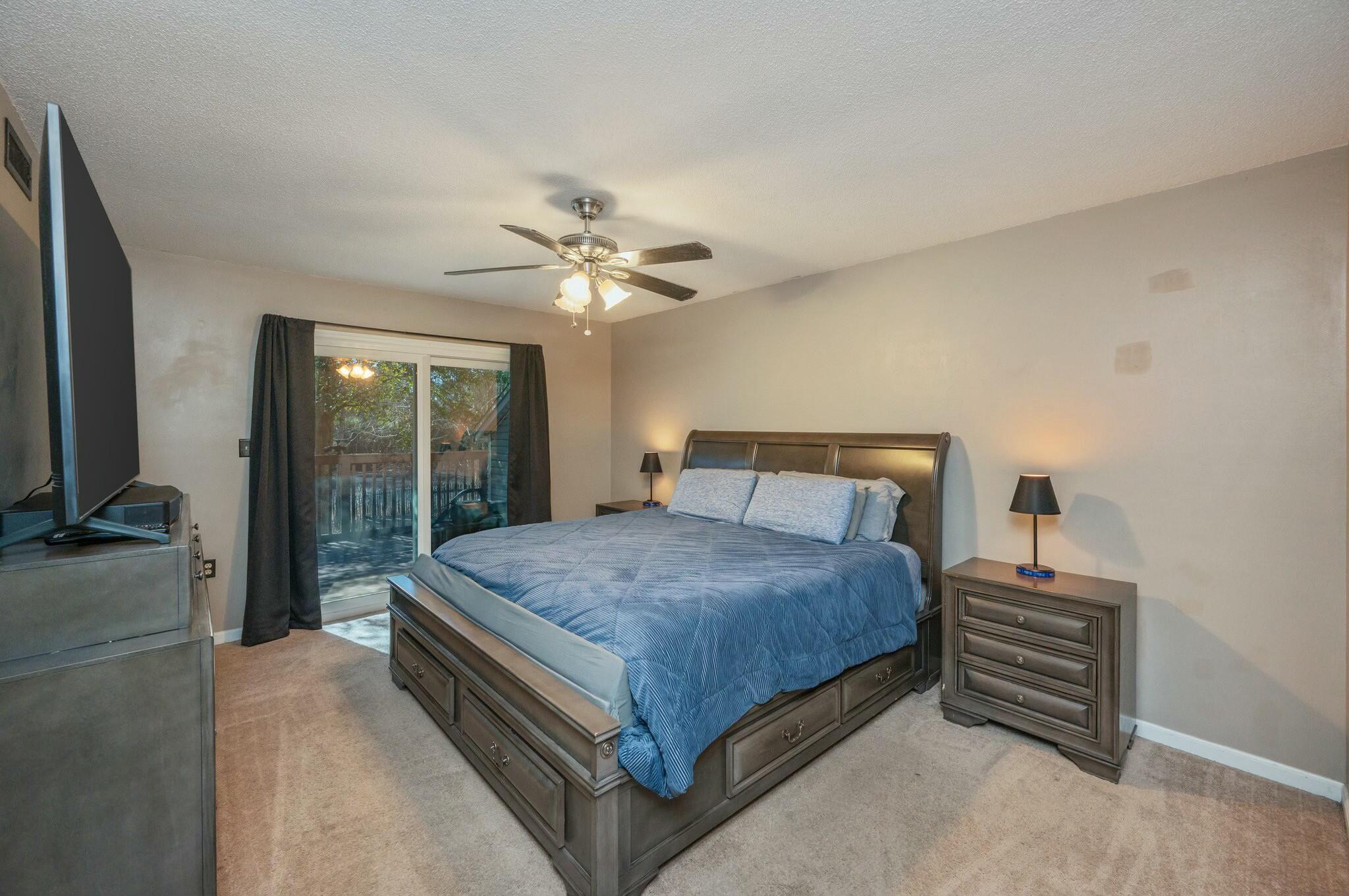CLOVERDALE LAKE - Residential