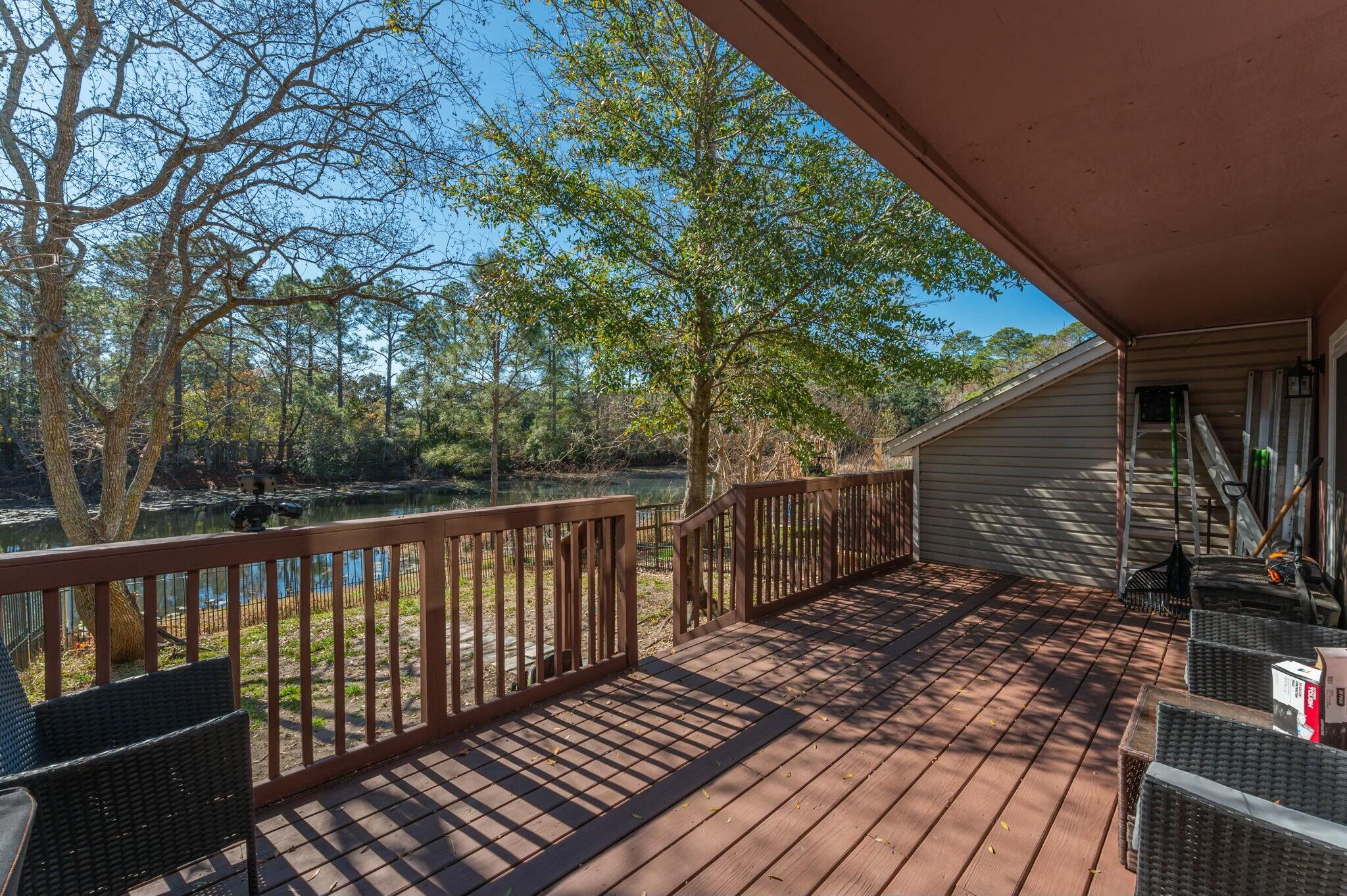 CLOVERDALE LAKE - Residential