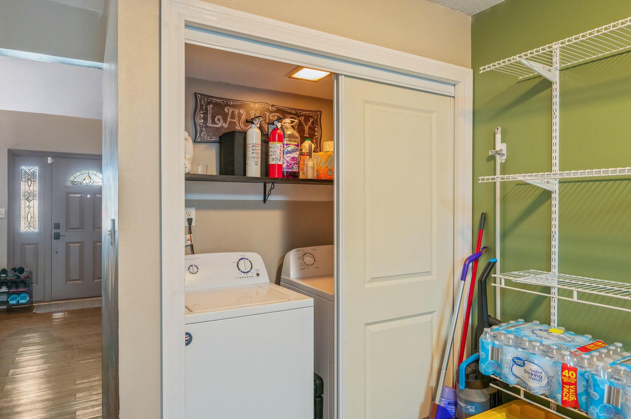 CLOVERDALE LAKE - Residential