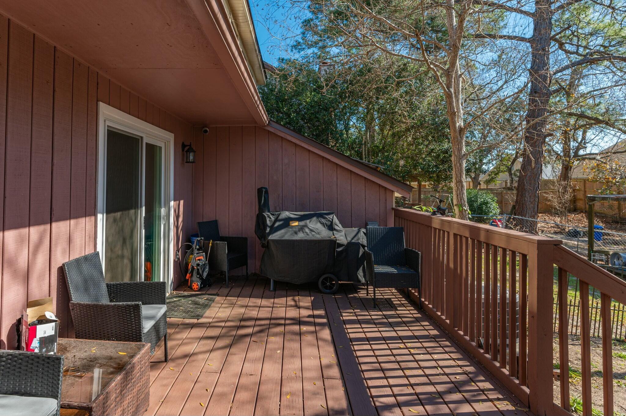 CLOVERDALE LAKE - Residential