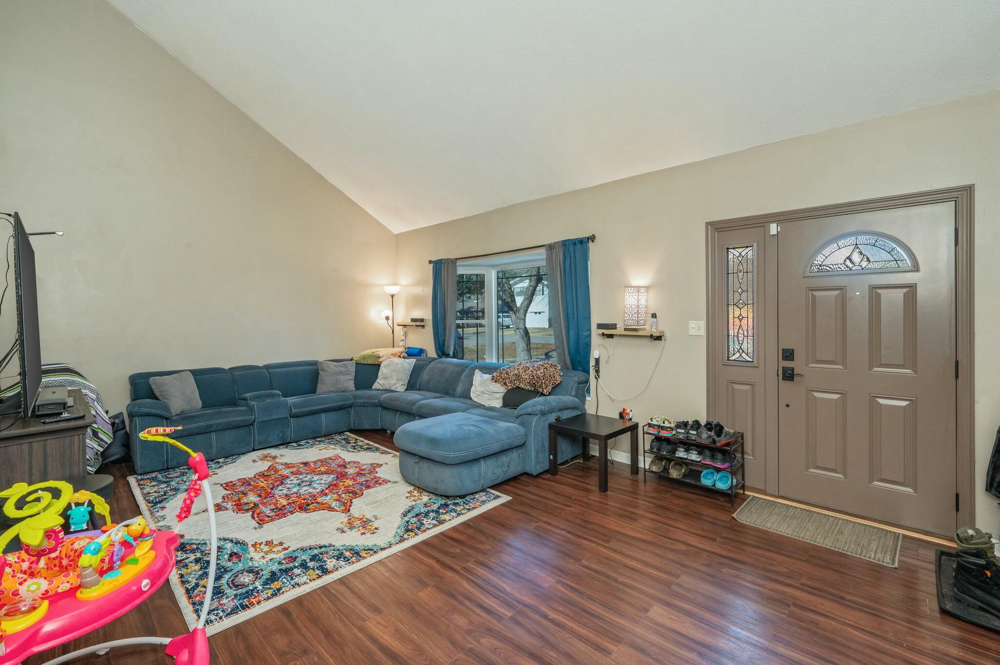 CLOVERDALE LAKE - Residential