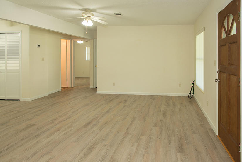 OAK TREE PARK - Residential Lease