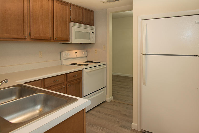 OAK TREE PARK - Residential Lease