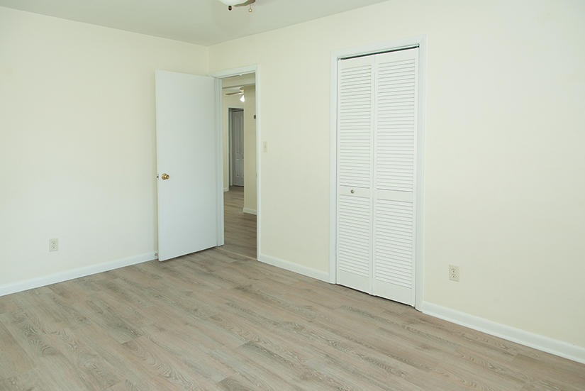 OAK TREE PARK - Residential Lease