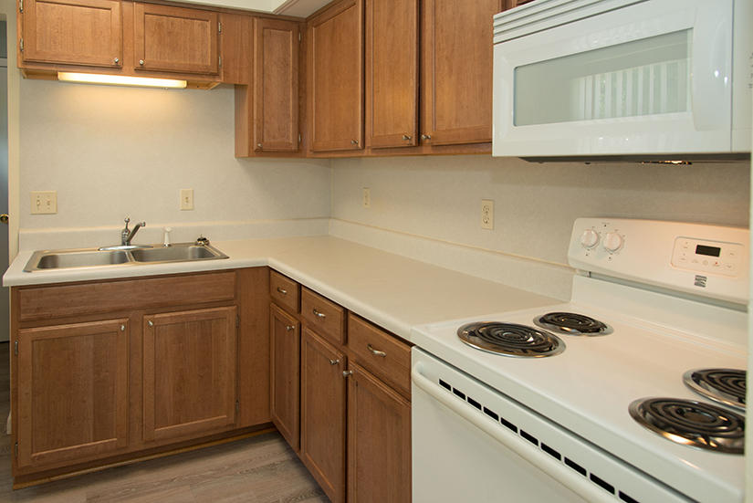 OAK TREE PARK - Residential Lease