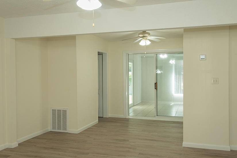 OAK TREE PARK - Residential Lease