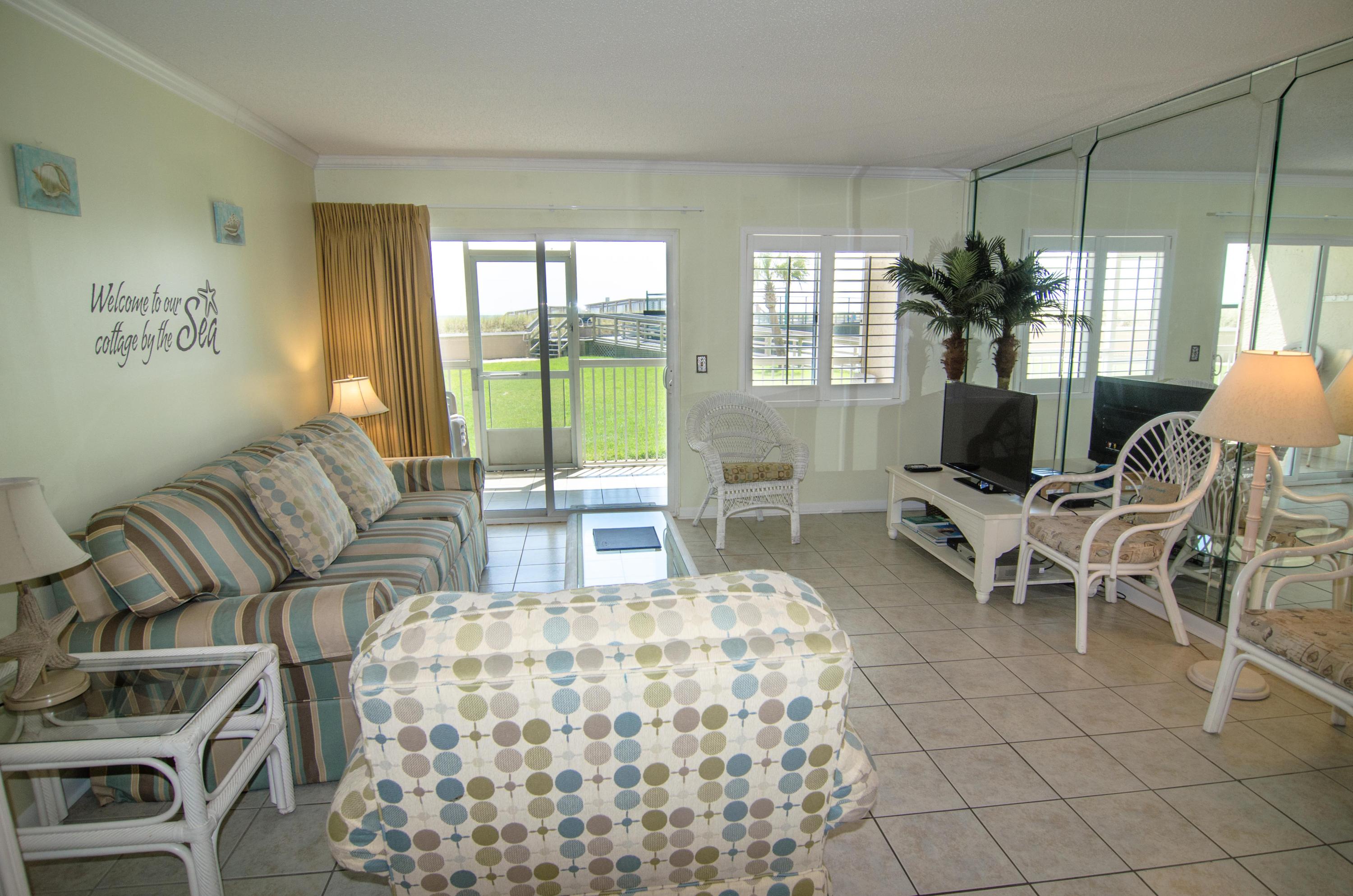 HOLIDAY SURF & RACQUET CLUB - Residential