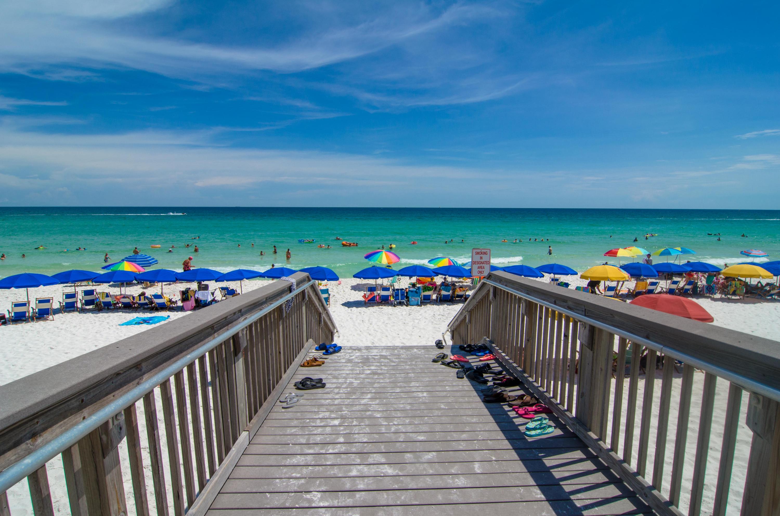 HOLIDAY SURF & RACQUET CLUB - Residential