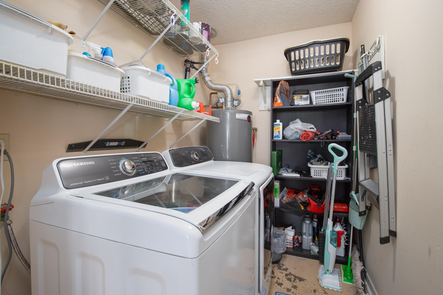 PINE MEADOWS - Residential