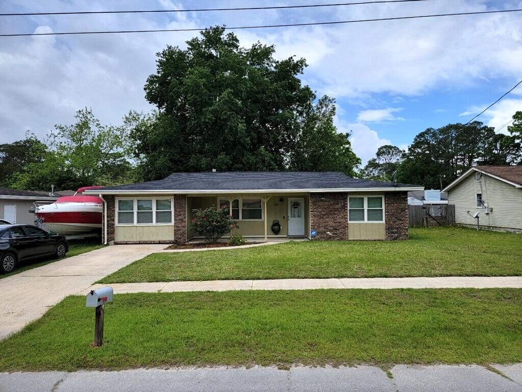 PINE MEADOWS - Residential