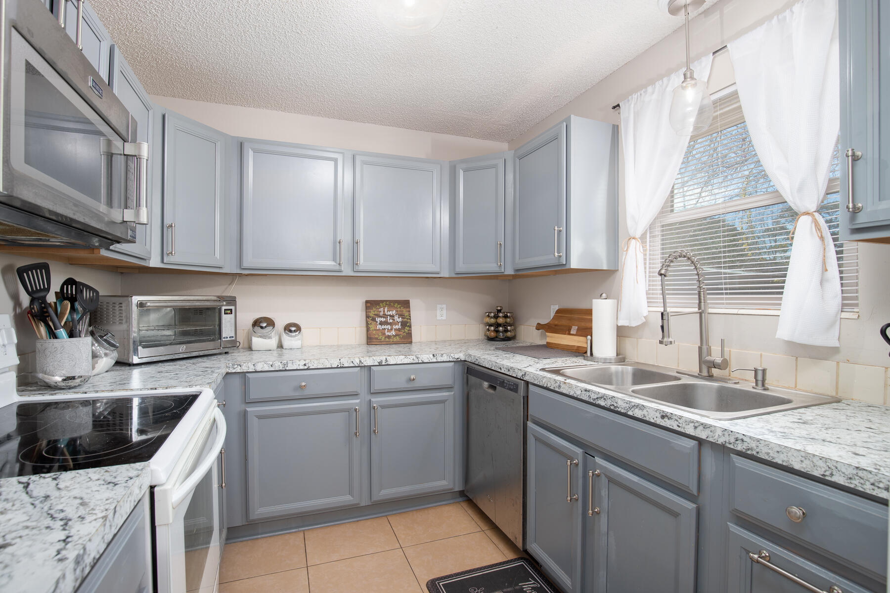 PINE MEADOWS - Residential