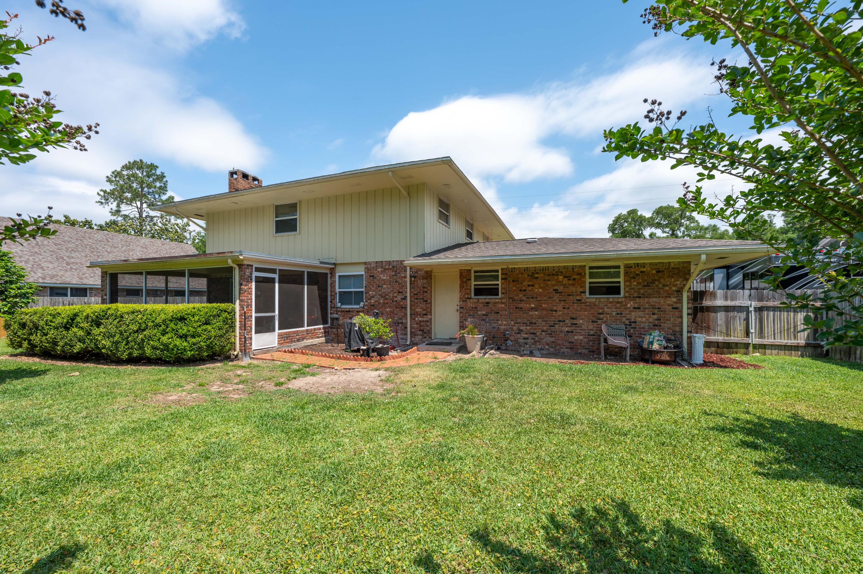 BAYOU POQUITO - Residential