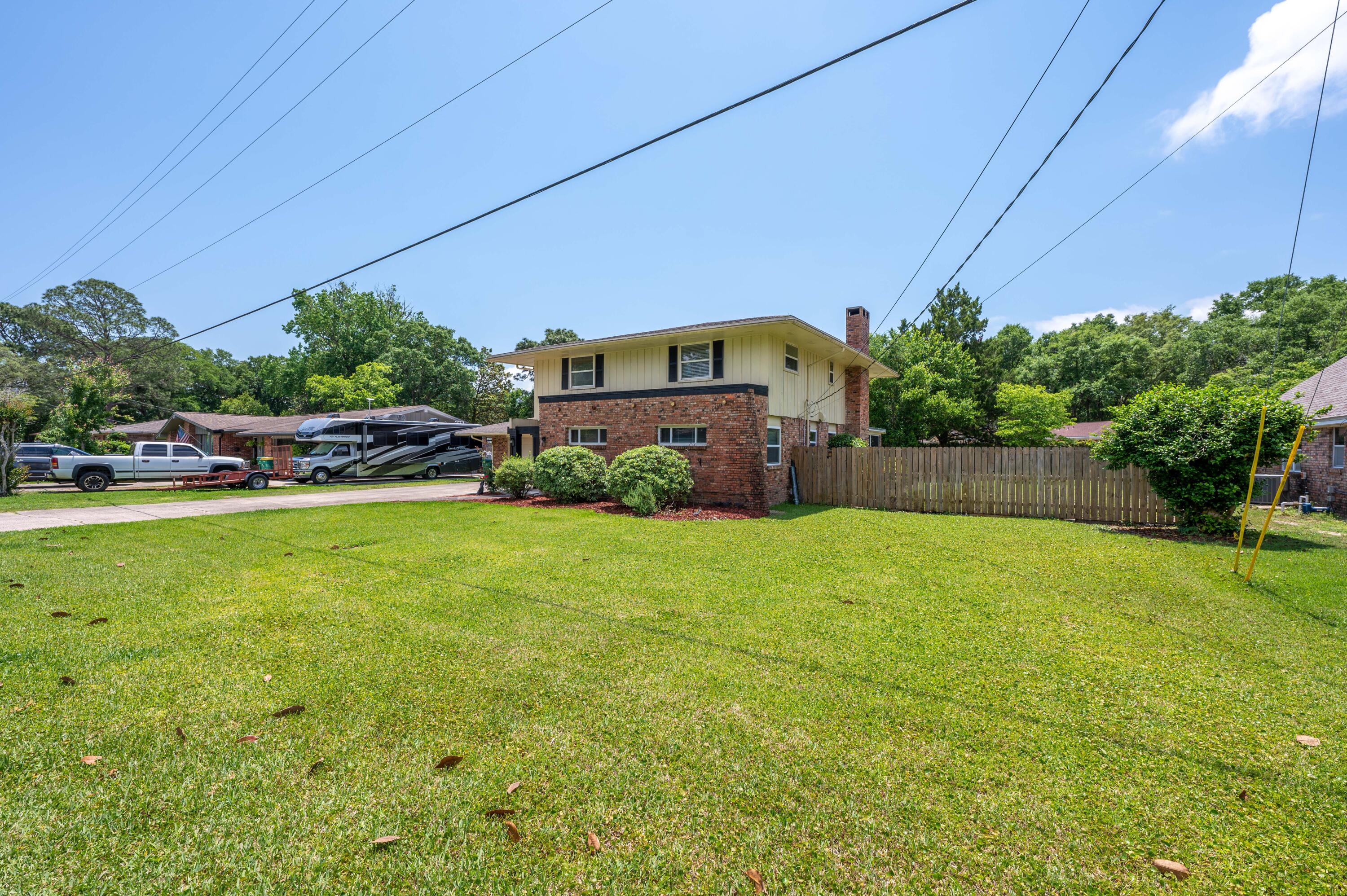 BAYOU POQUITO - Residential