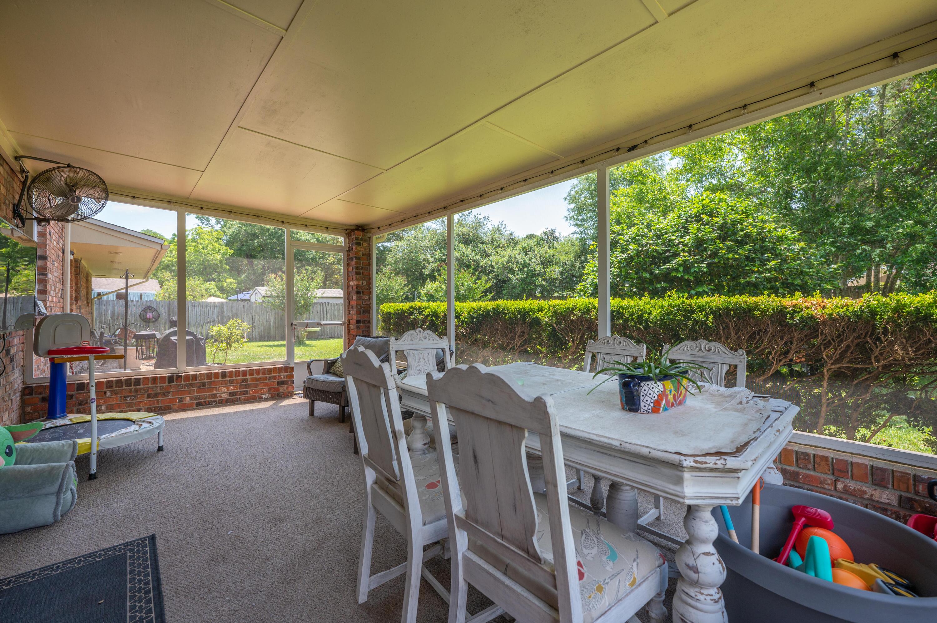 BAYOU POQUITO - Residential