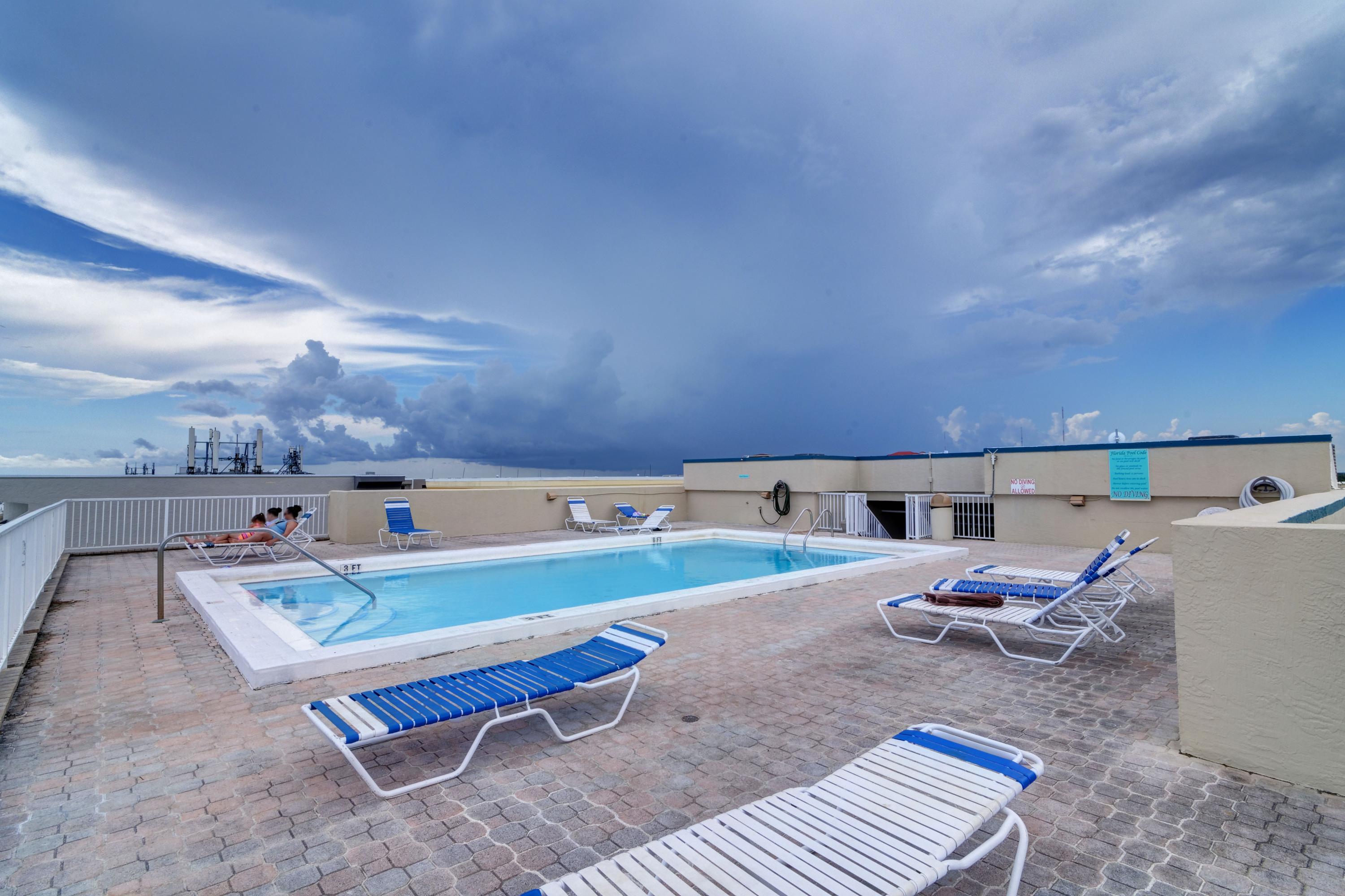 GULFSIDE BEACH CONDO - Residential