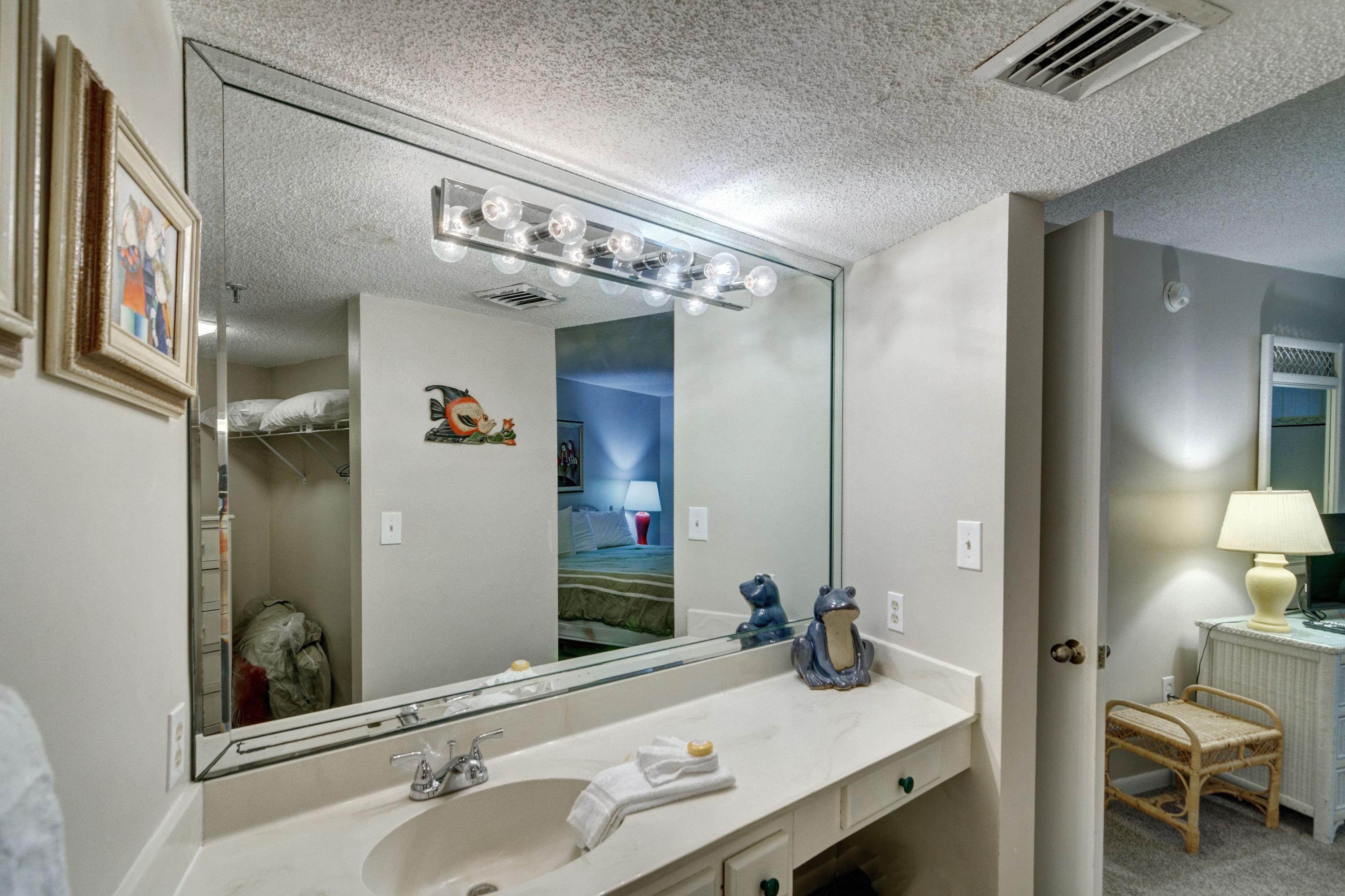 GULFSIDE BEACH CONDO - Residential