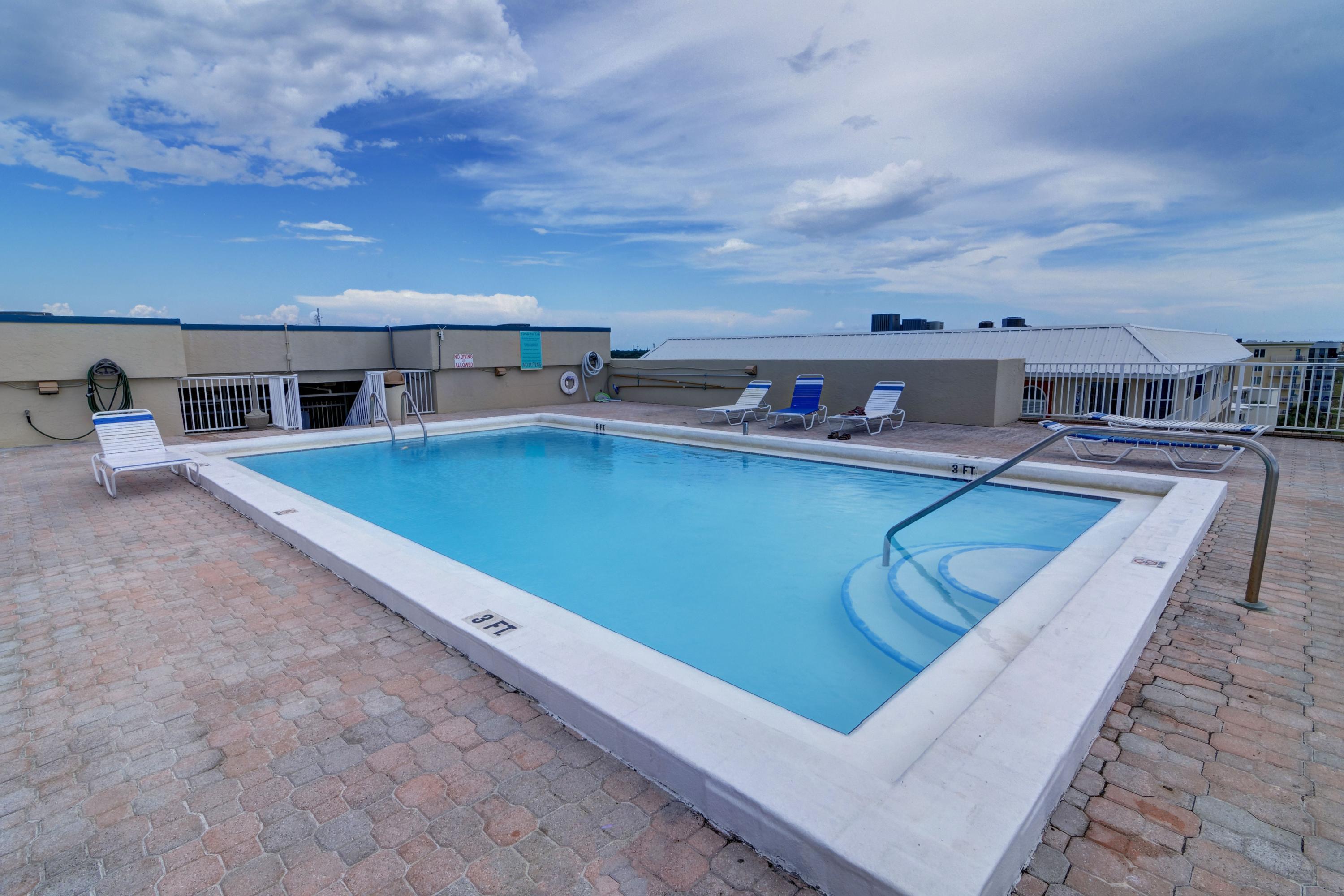GULFSIDE BEACH CONDO - Residential