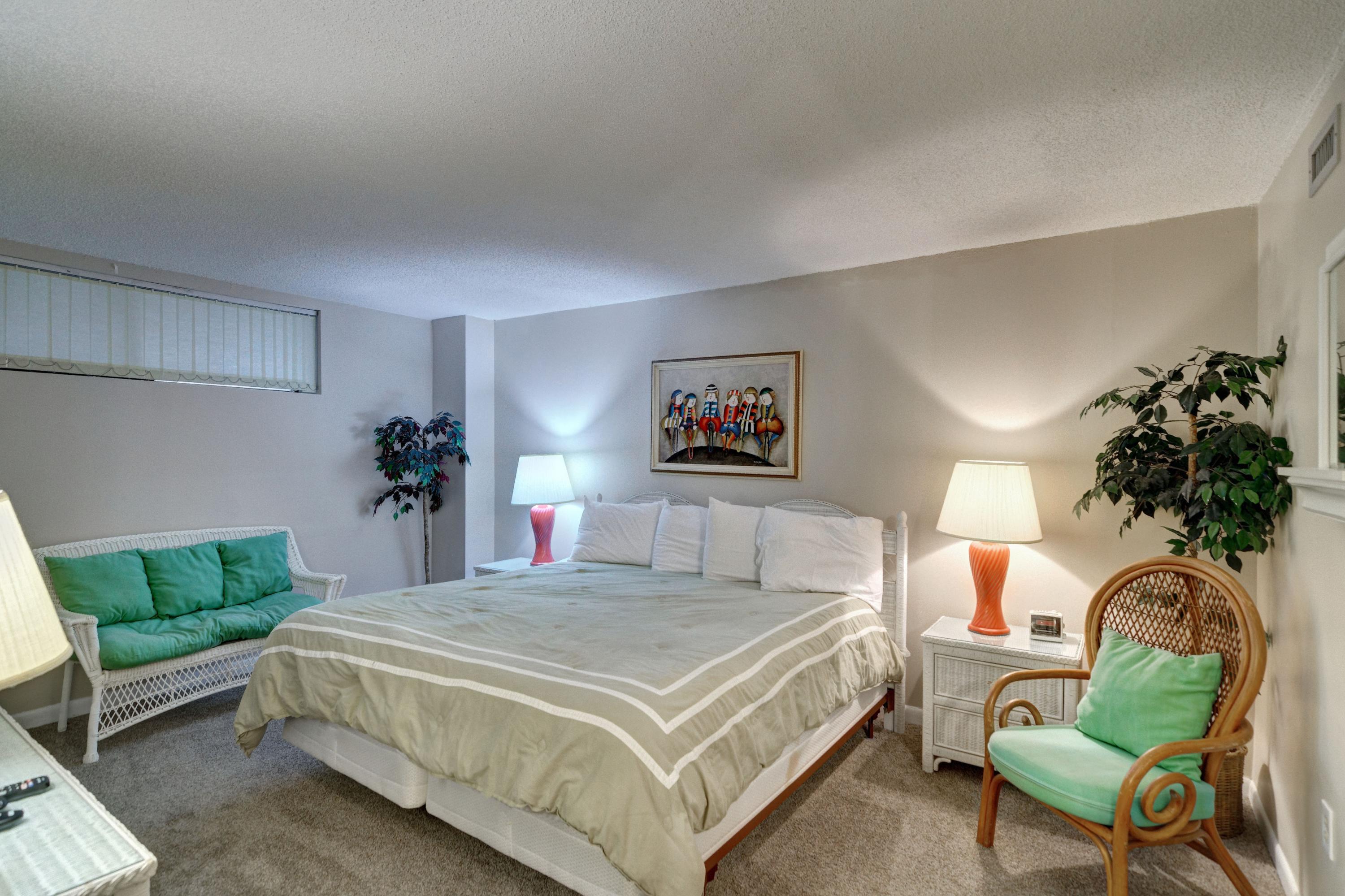GULFSIDE BEACH CONDO - Residential