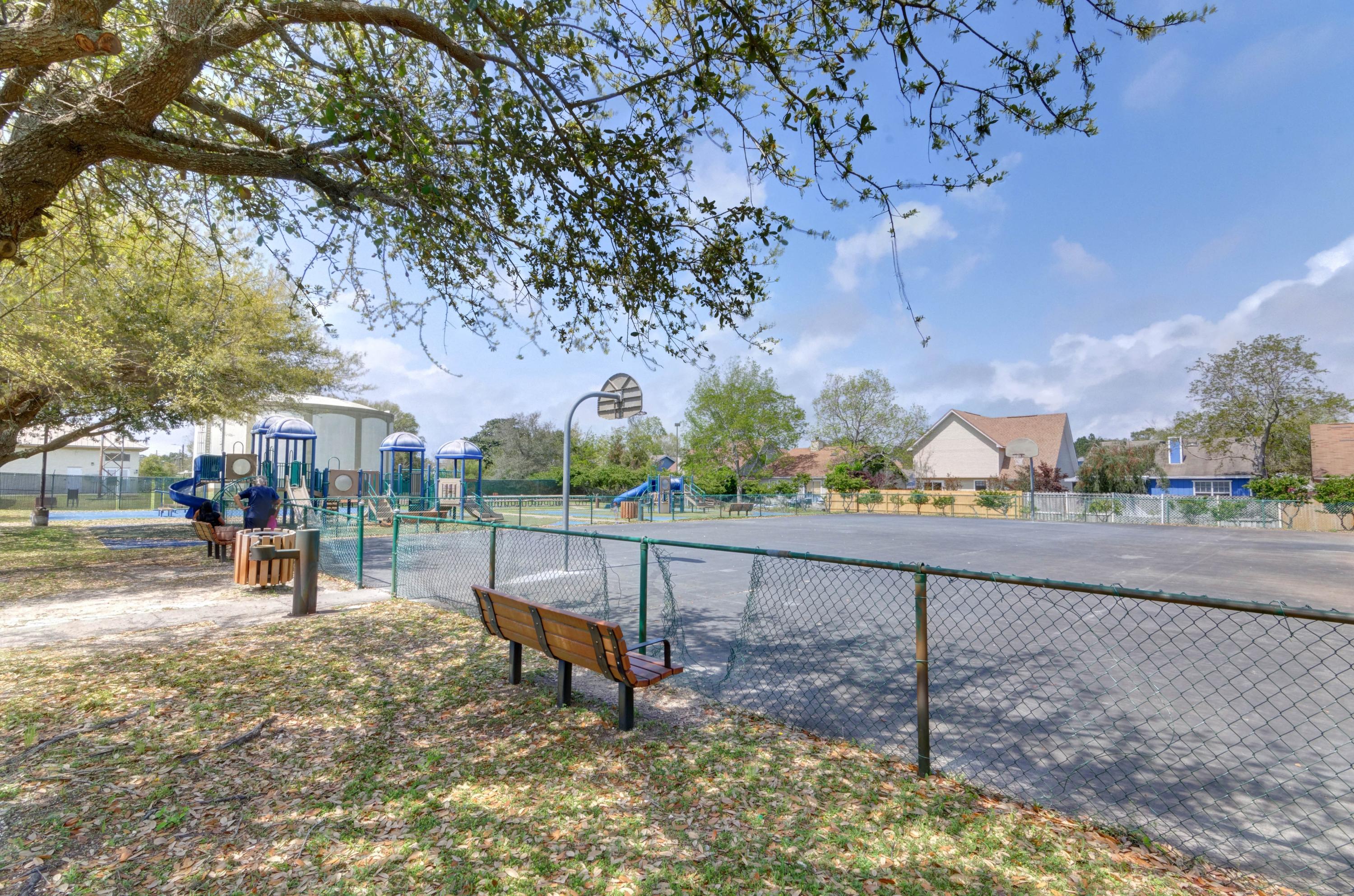 WOODLAND PARK ESTATES - Residential