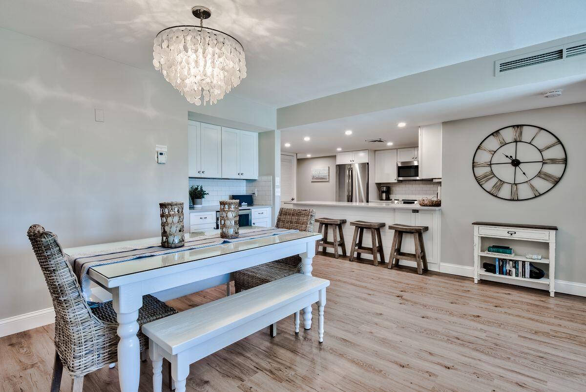 HOLIDAY SURF & RACQUET CLUB - Residential