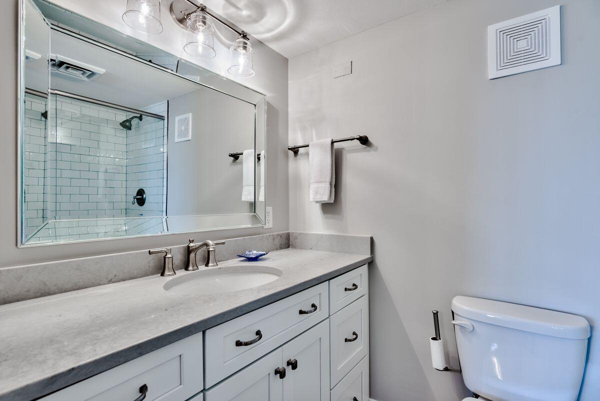 HOLIDAY SURF & RACQUET CLUB - Residential