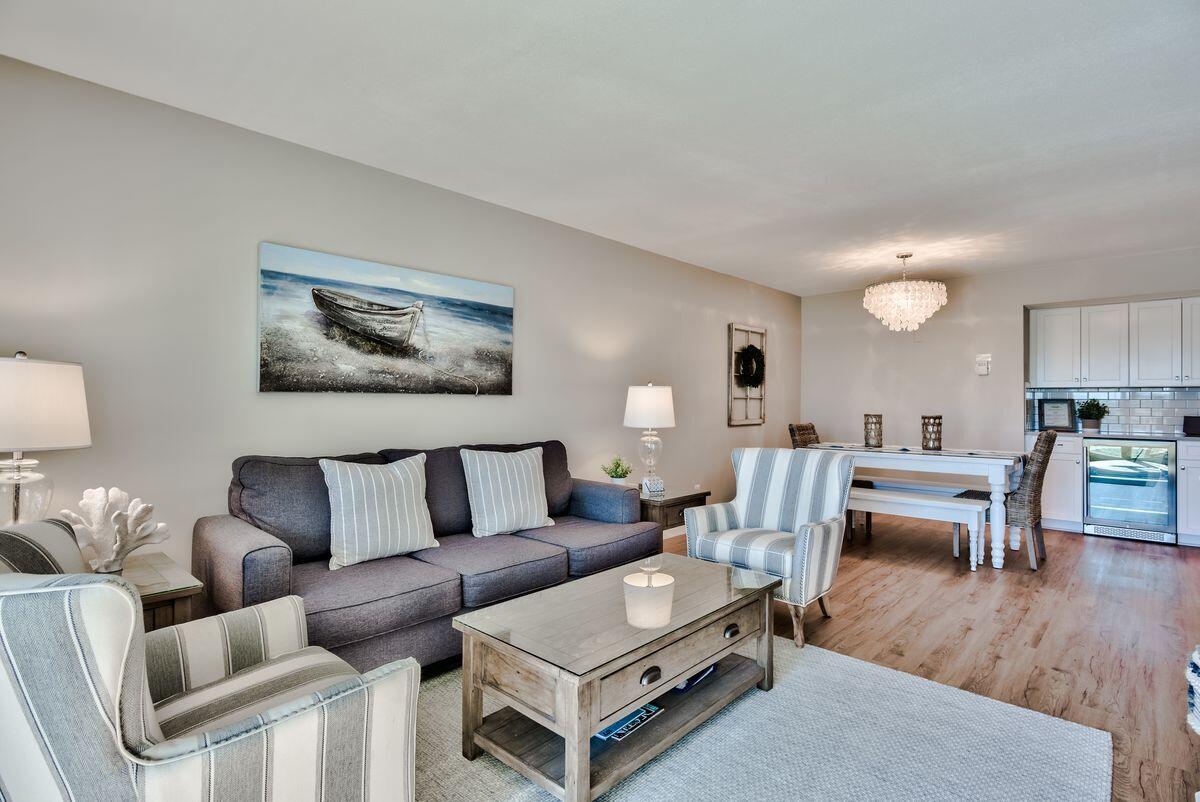 HOLIDAY SURF & RACQUET CLUB - Residential