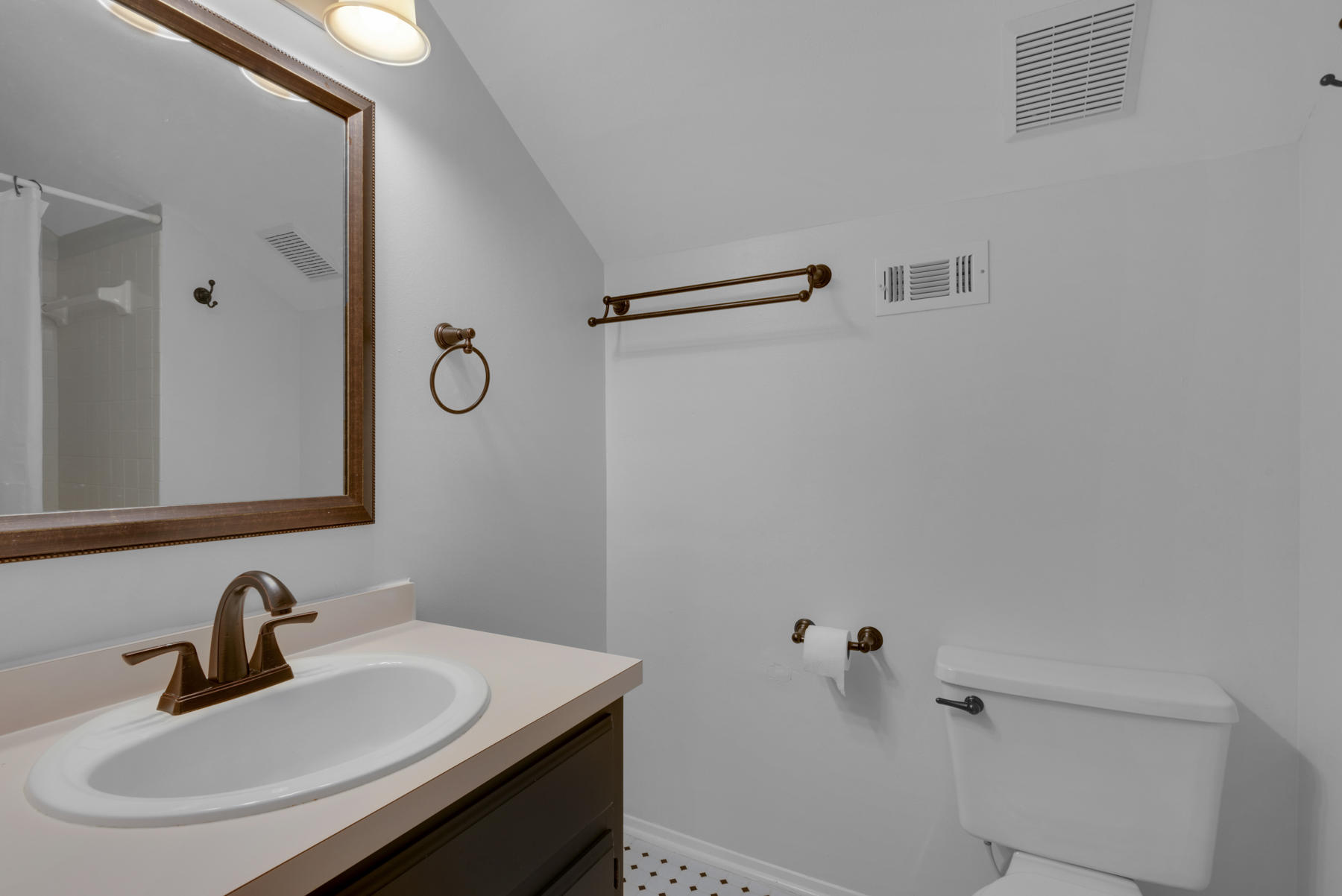 PARKWOOD LANE BLUEWATER BAY - Residential